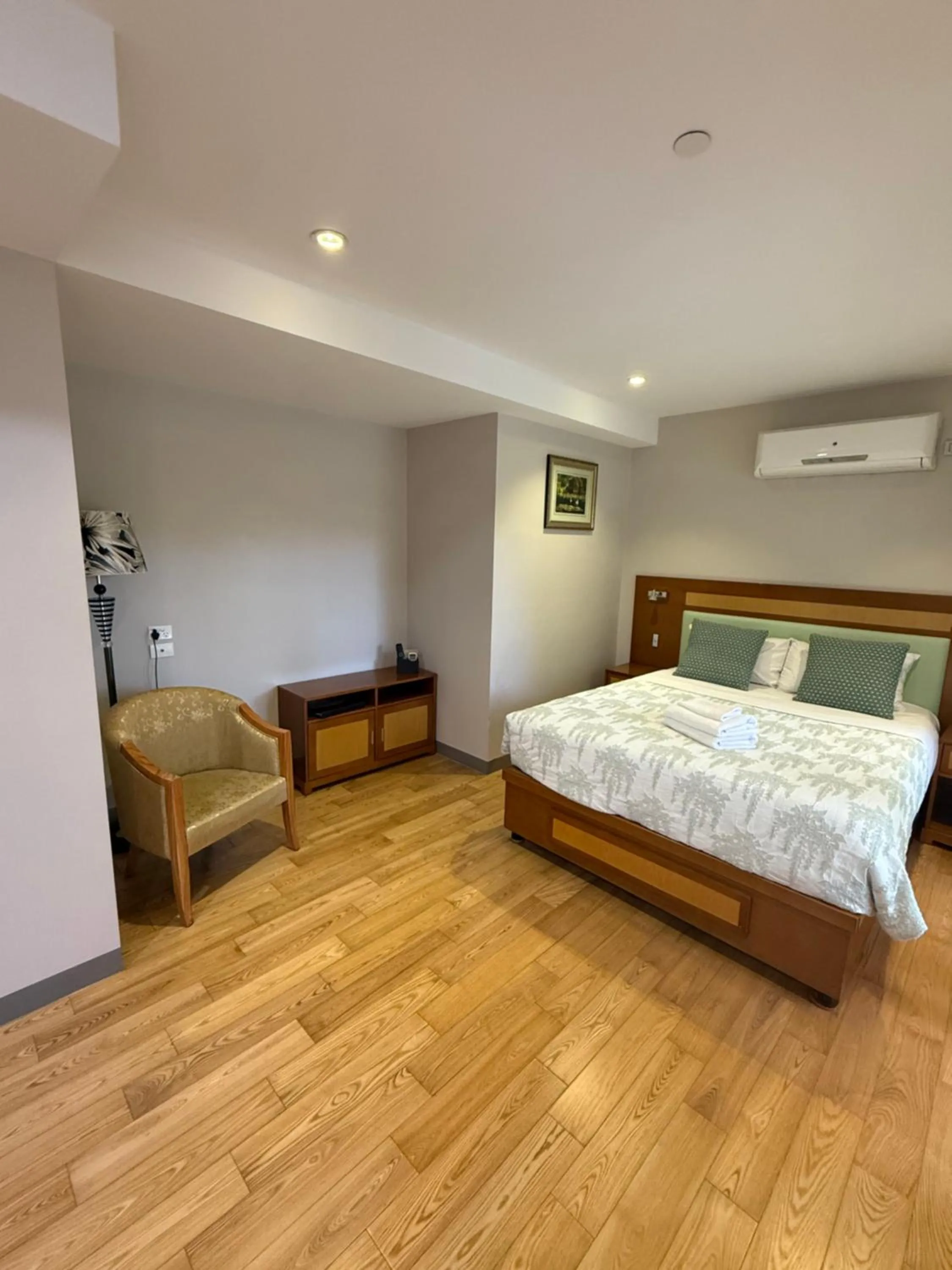 Bed in Melrose Apartments