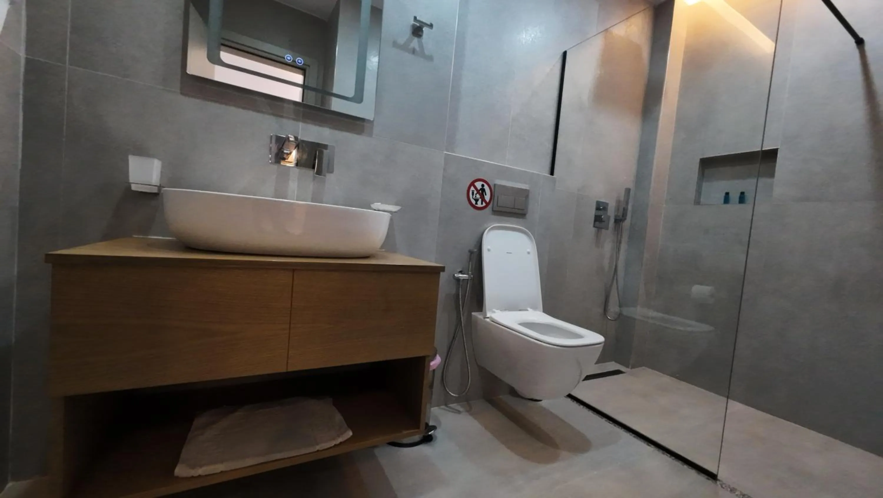 Shower in Hotel Boutique Onix