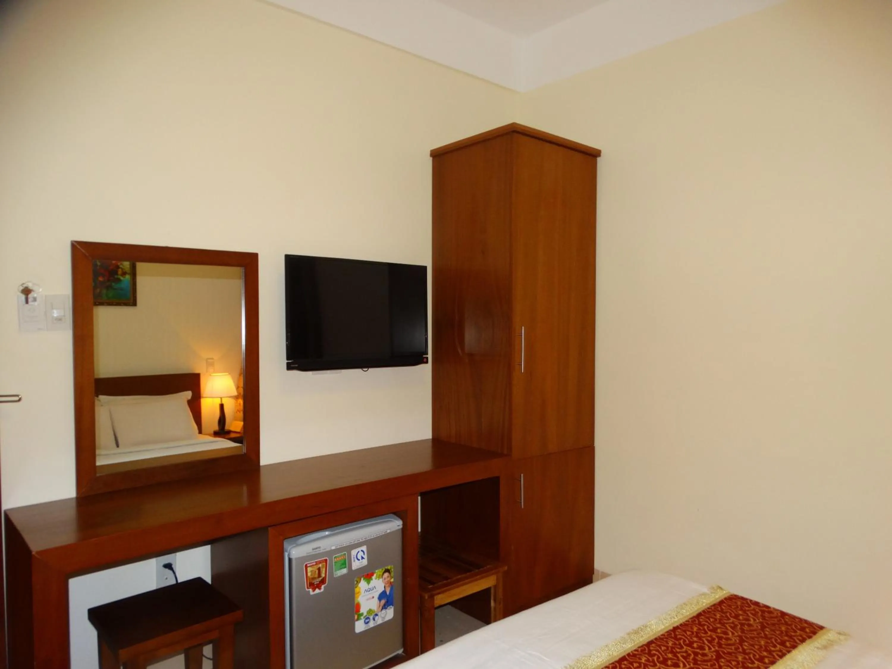 TV and multimedia in Hoa Vinh Hotel