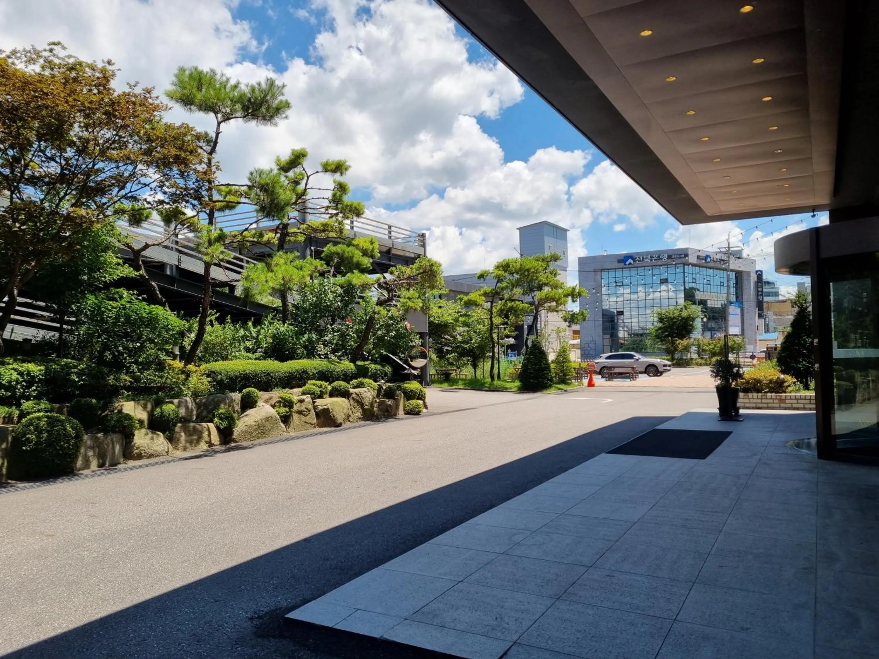 Facade/entrance in Avonhotel Gunsan