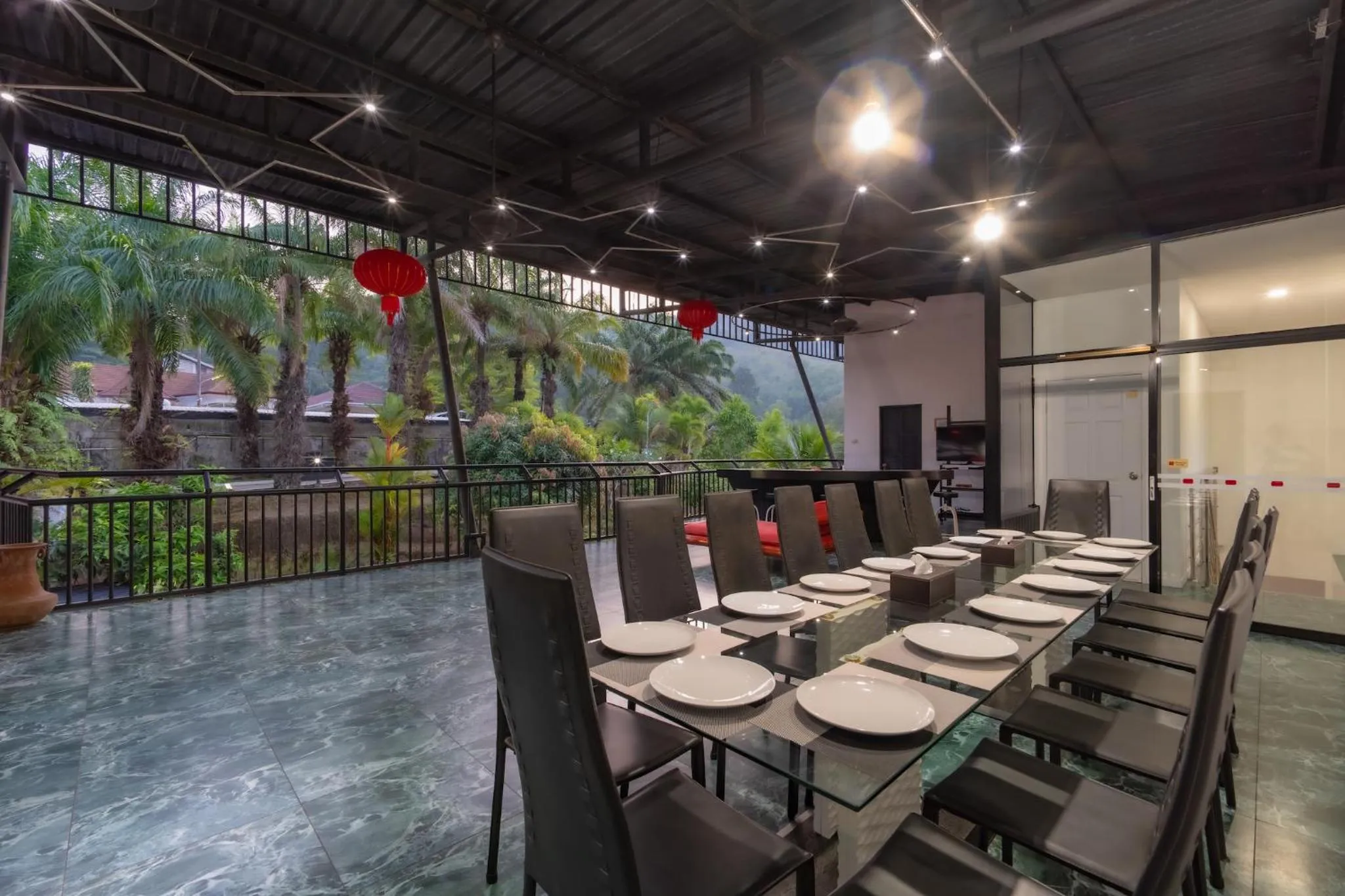 Restaurant/places to eat in Chalong - 10 BR Private Pool Villa - Villa Nap Dau - Phuket