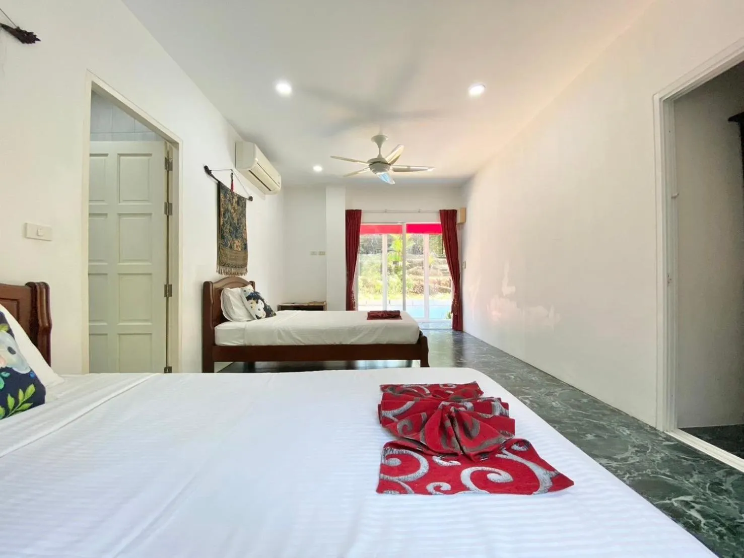 Bed in Chalong - 10 BR Private Pool Villa - Villa Nap Dau - Phuket
