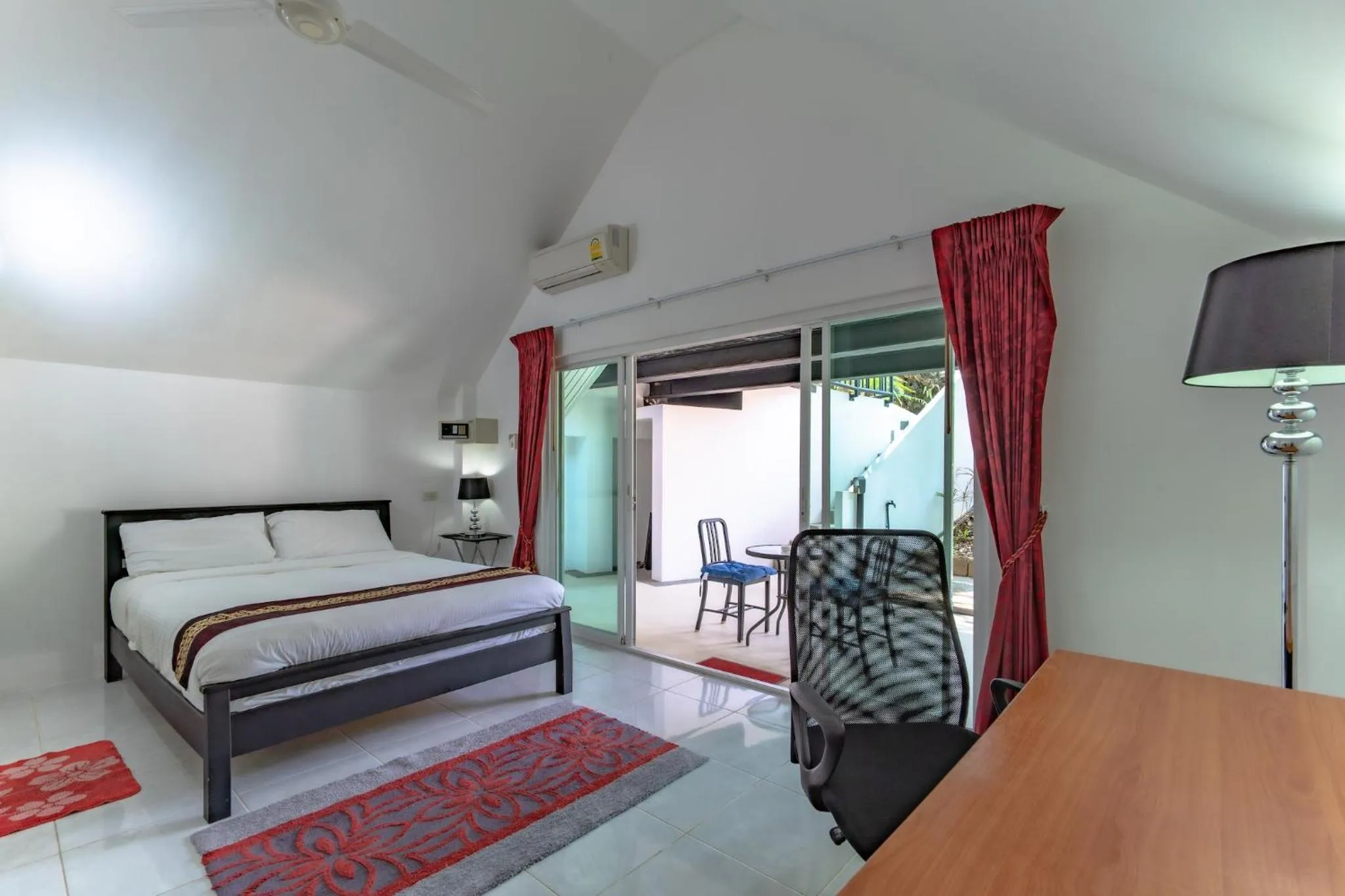 Bed in Chalong - 10 BR Private Pool Villa - Villa Nap Dau - Phuket