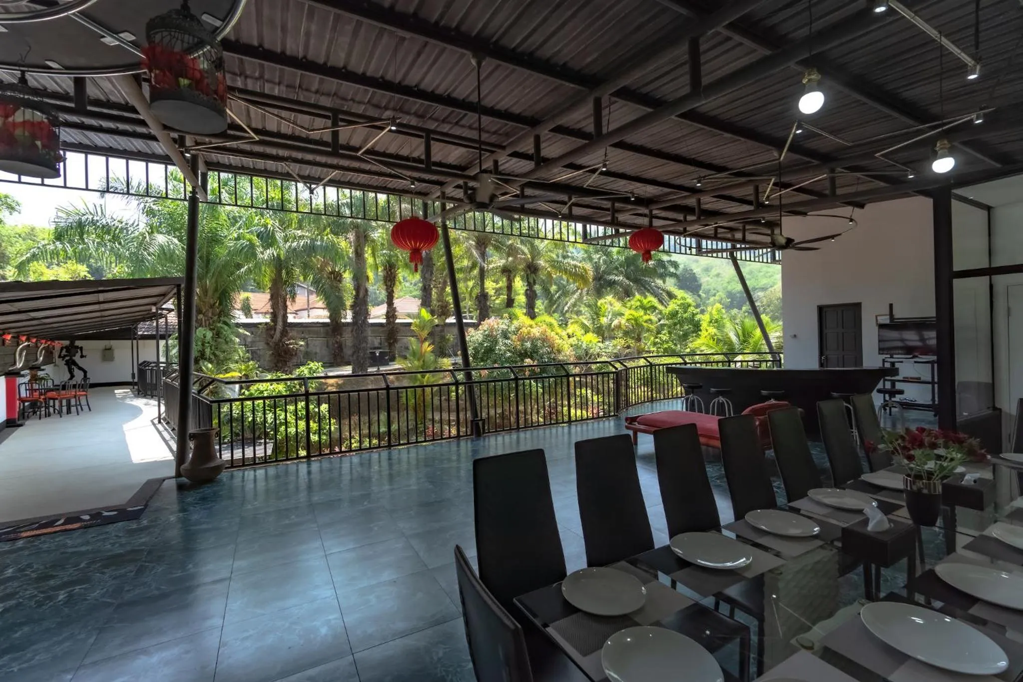 Restaurant/places to eat in Chalong - 10 BR Private Pool Villa - Villa Nap Dau - Phuket