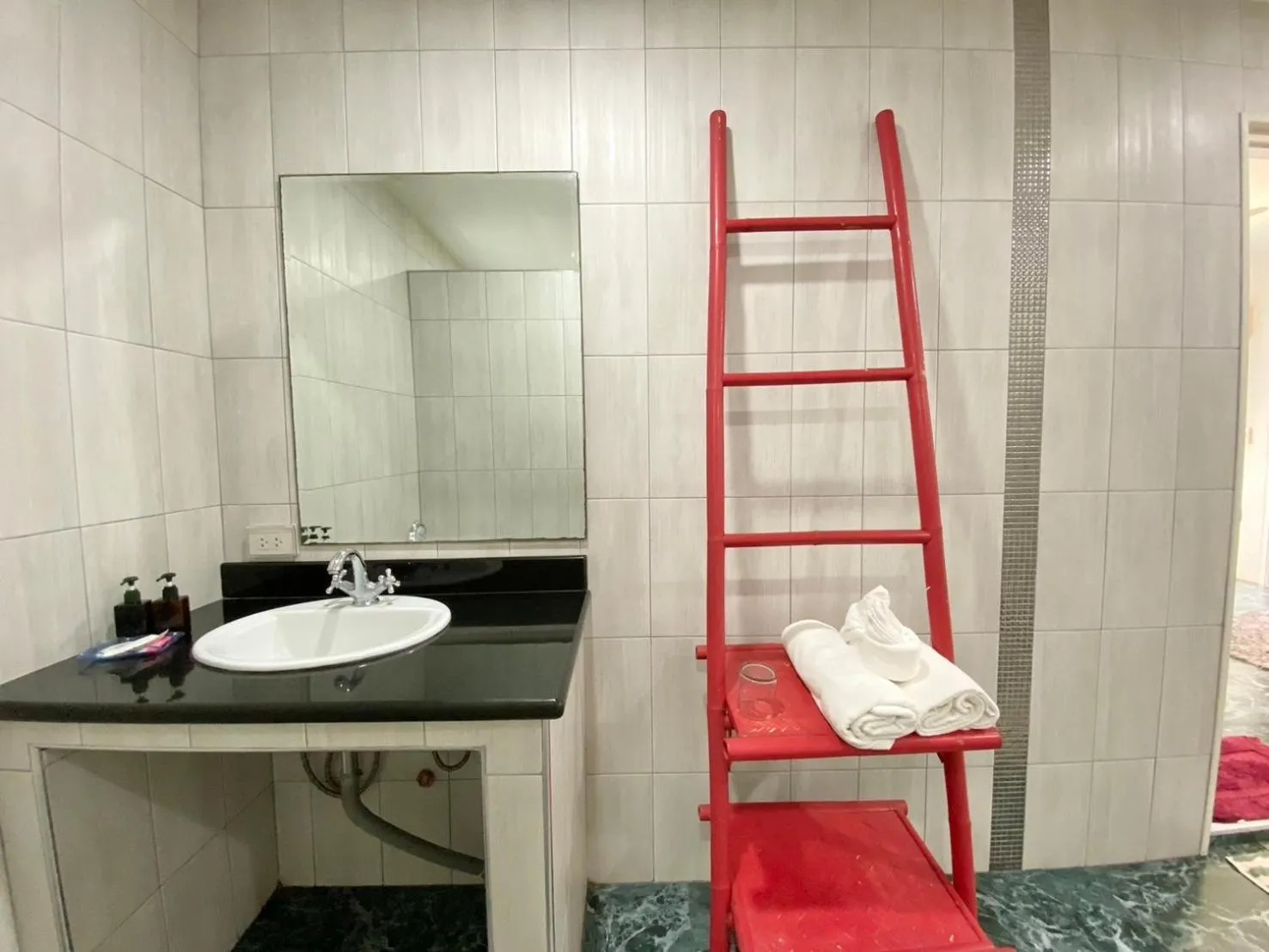 Shower in Chalong - 10 BR Private Pool Villa - Villa Nap Dau - Phuket