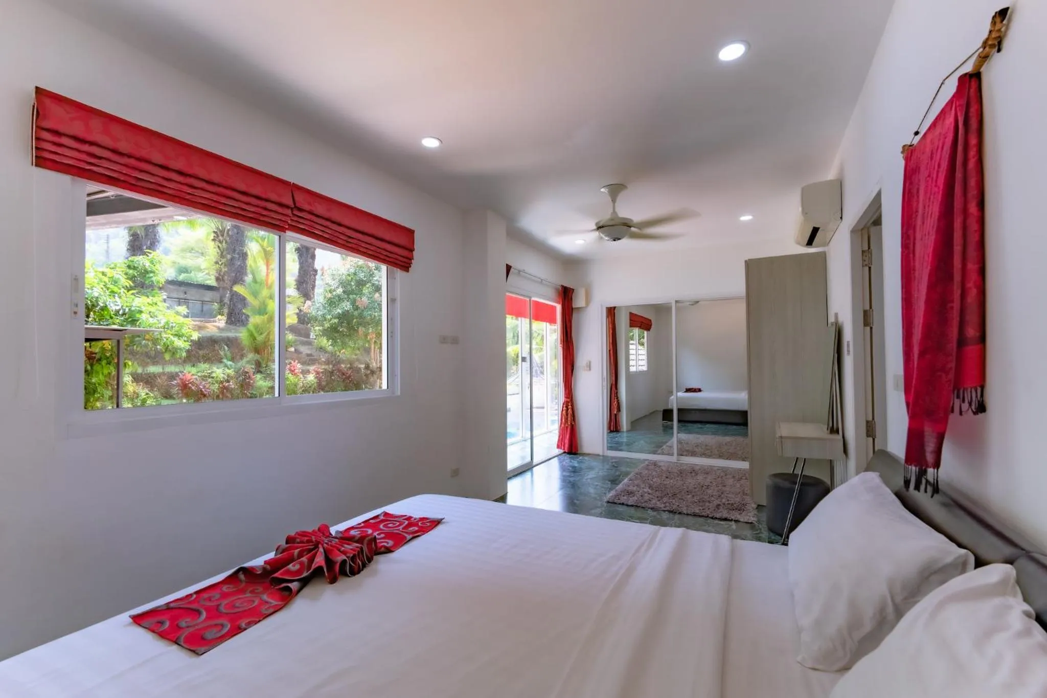 Bed in Chalong - 10 BR Private Pool Villa - Villa Nap Dau - Phuket