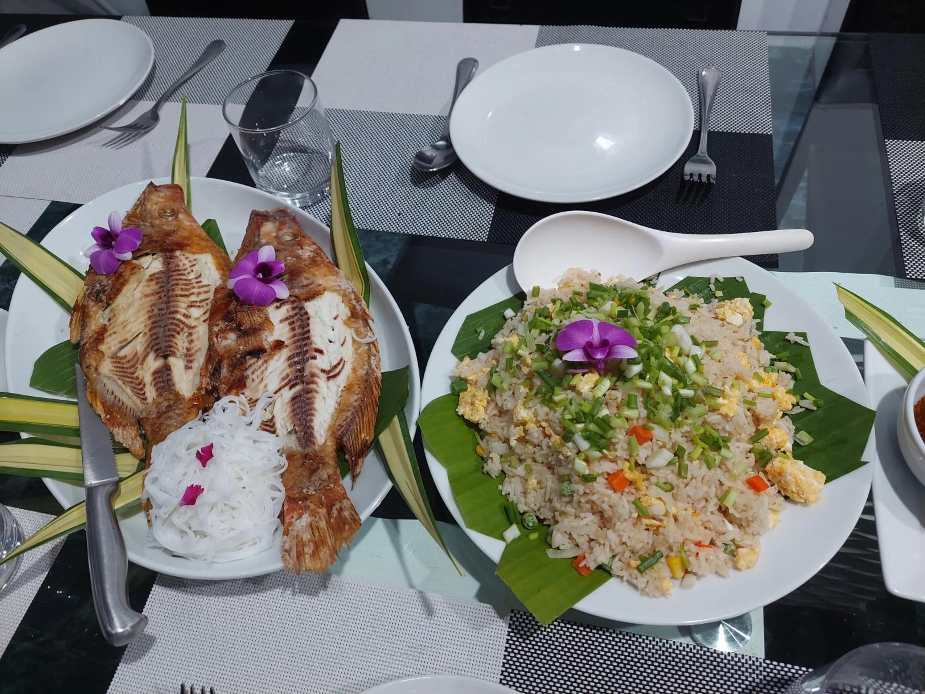 Restaurant/places to eat in Chalong - 10 BR Private Pool Villa - Villa Nap Dau - Phuket