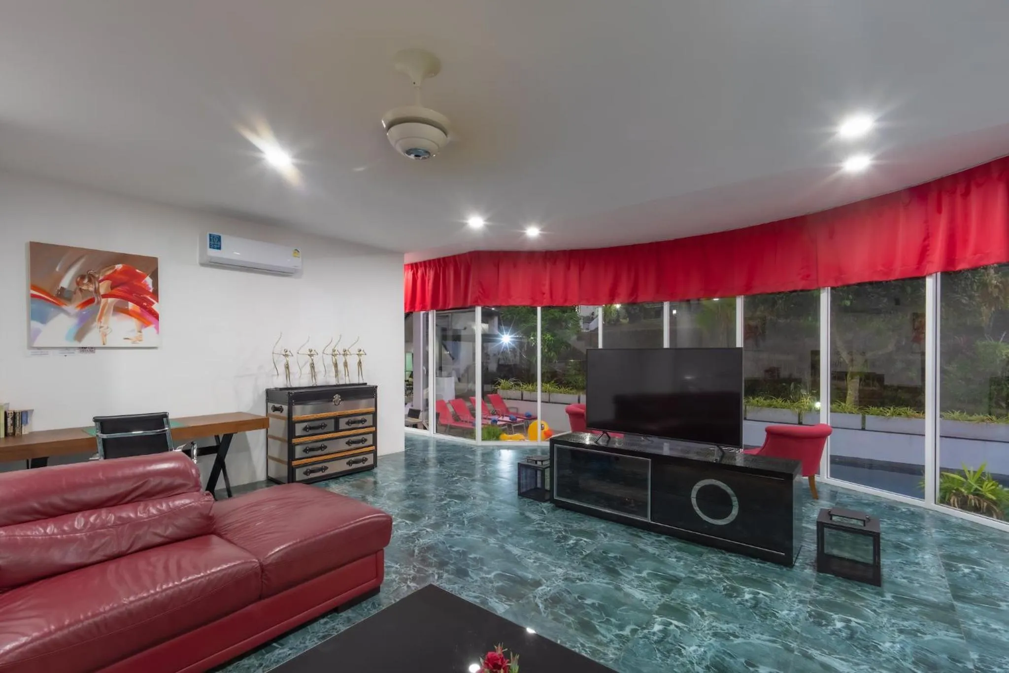 Living room in Chalong - 10 BR Private Pool Villa - Villa Nap Dau - Phuket