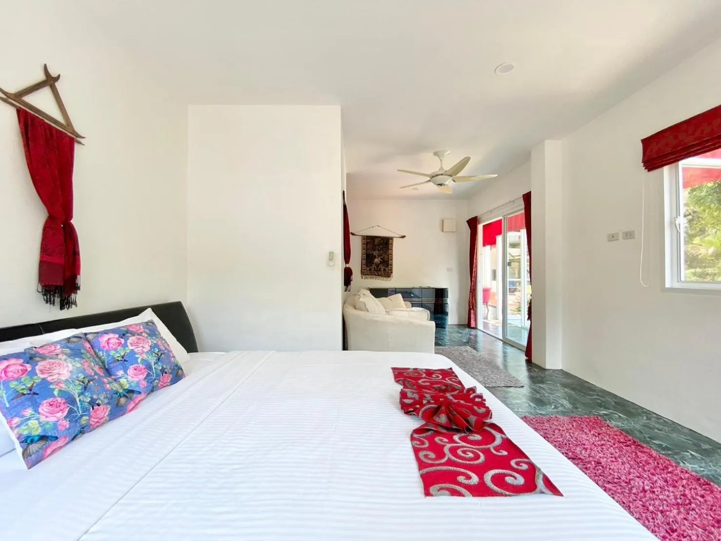 Bed in Chalong - 10 BR Private Pool Villa - Villa Nap Dau - Phuket