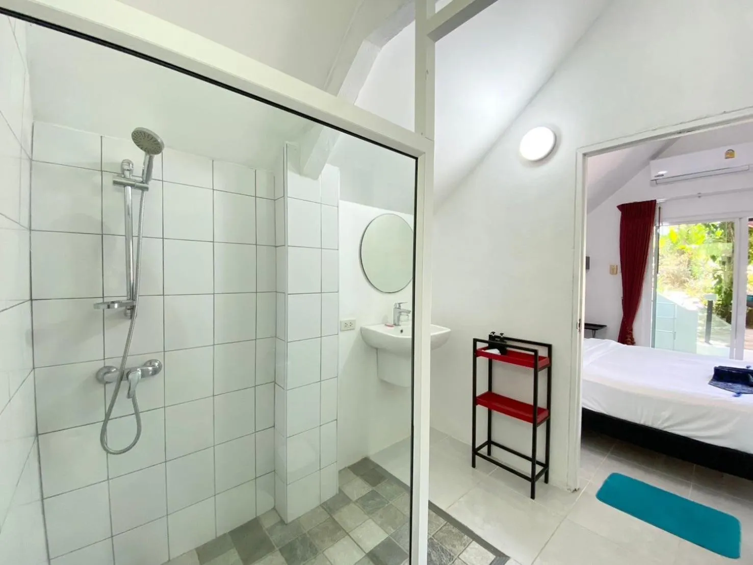 Shower, Bed in Chalong - 10 BR Private Pool Villa - Villa Nap Dau - Phuket