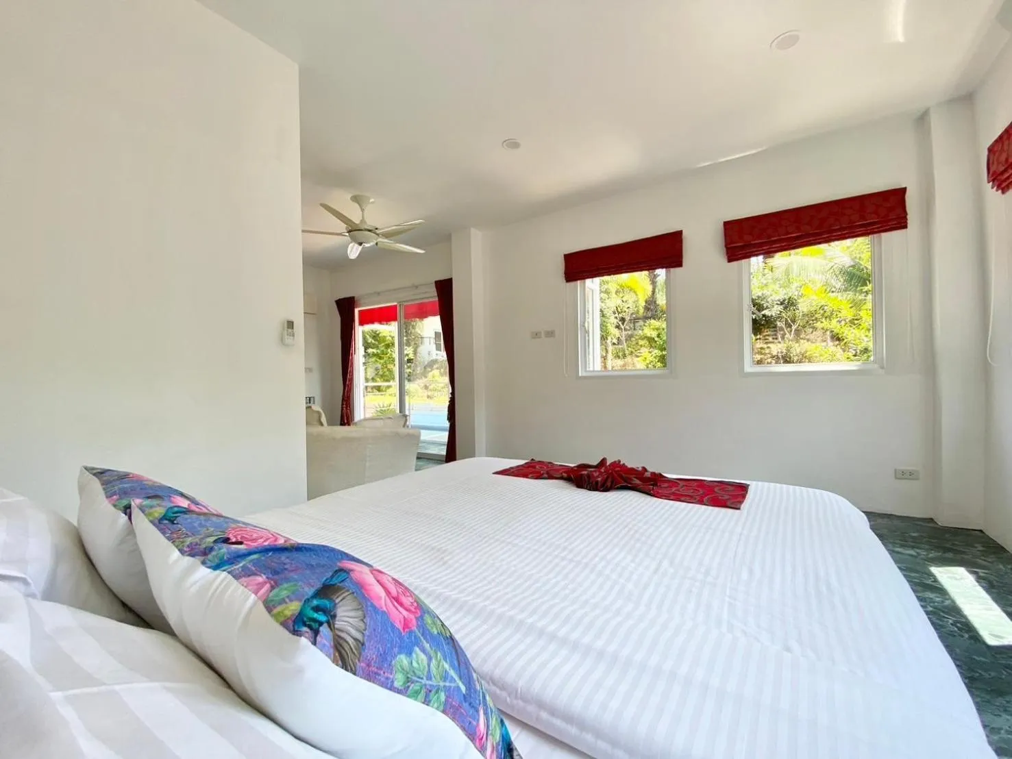 Bed in Chalong - 10 BR Private Pool Villa - Villa Nap Dau - Phuket