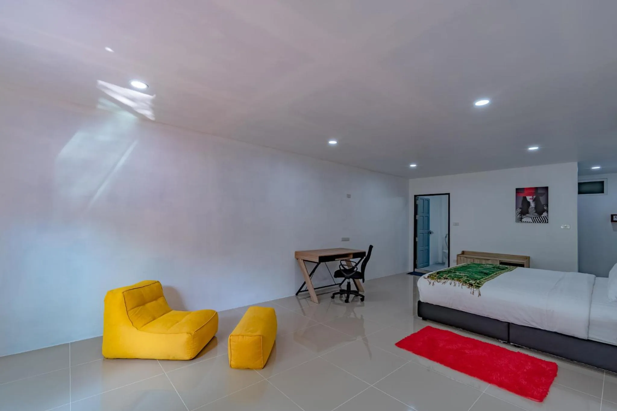 Bed in Chalong - 10 BR Private Pool Villa - Villa Nap Dau - Phuket