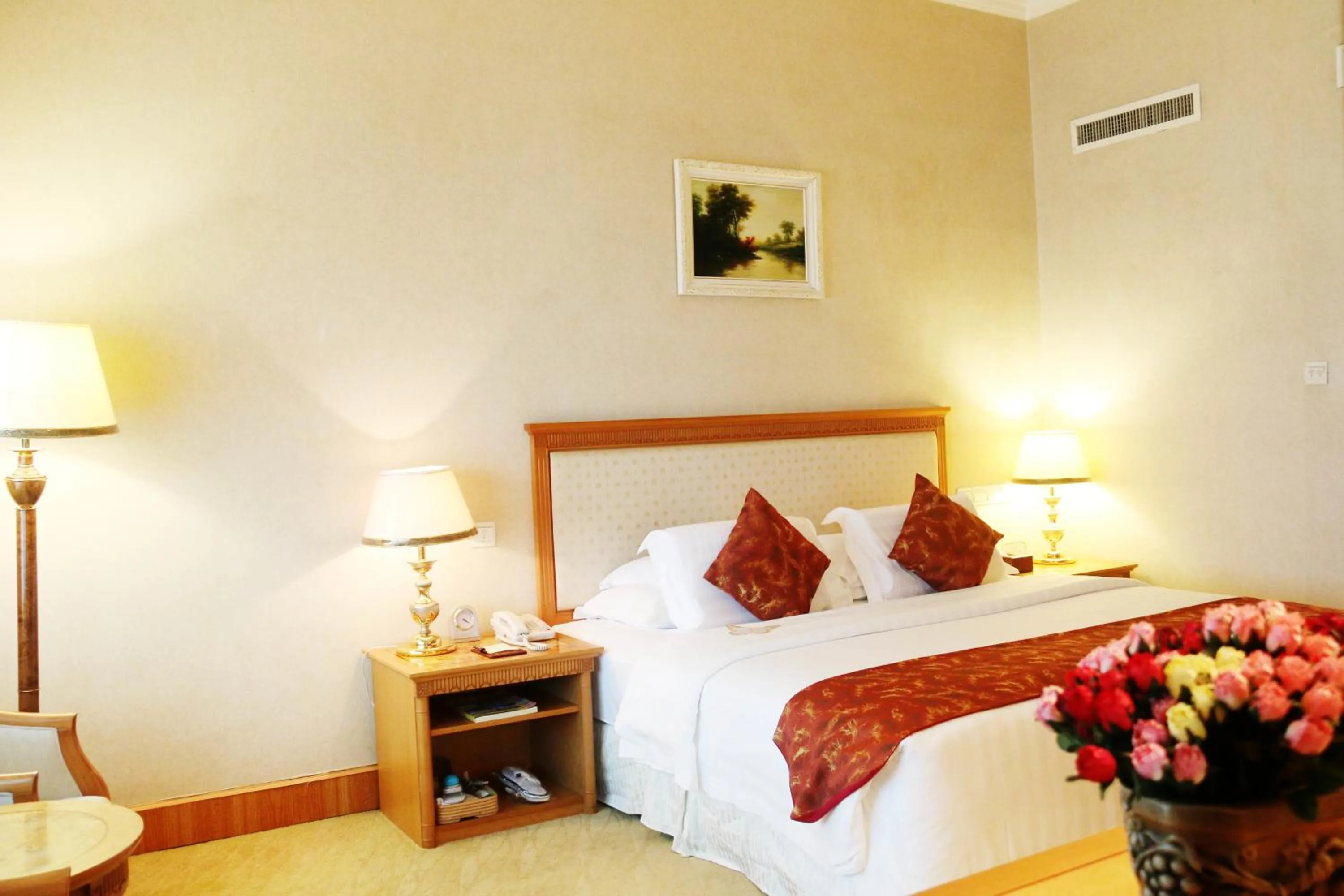 Photo of the whole room in Zhuhai Dehan Hotel