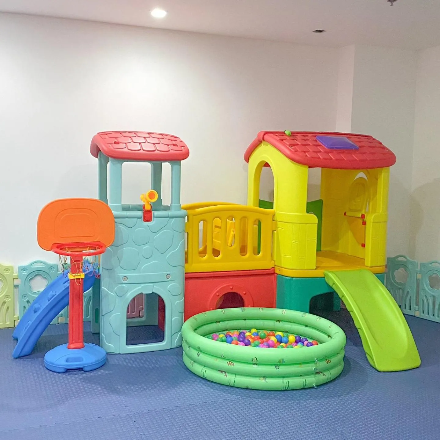 Kids's club in Elijah Hotel