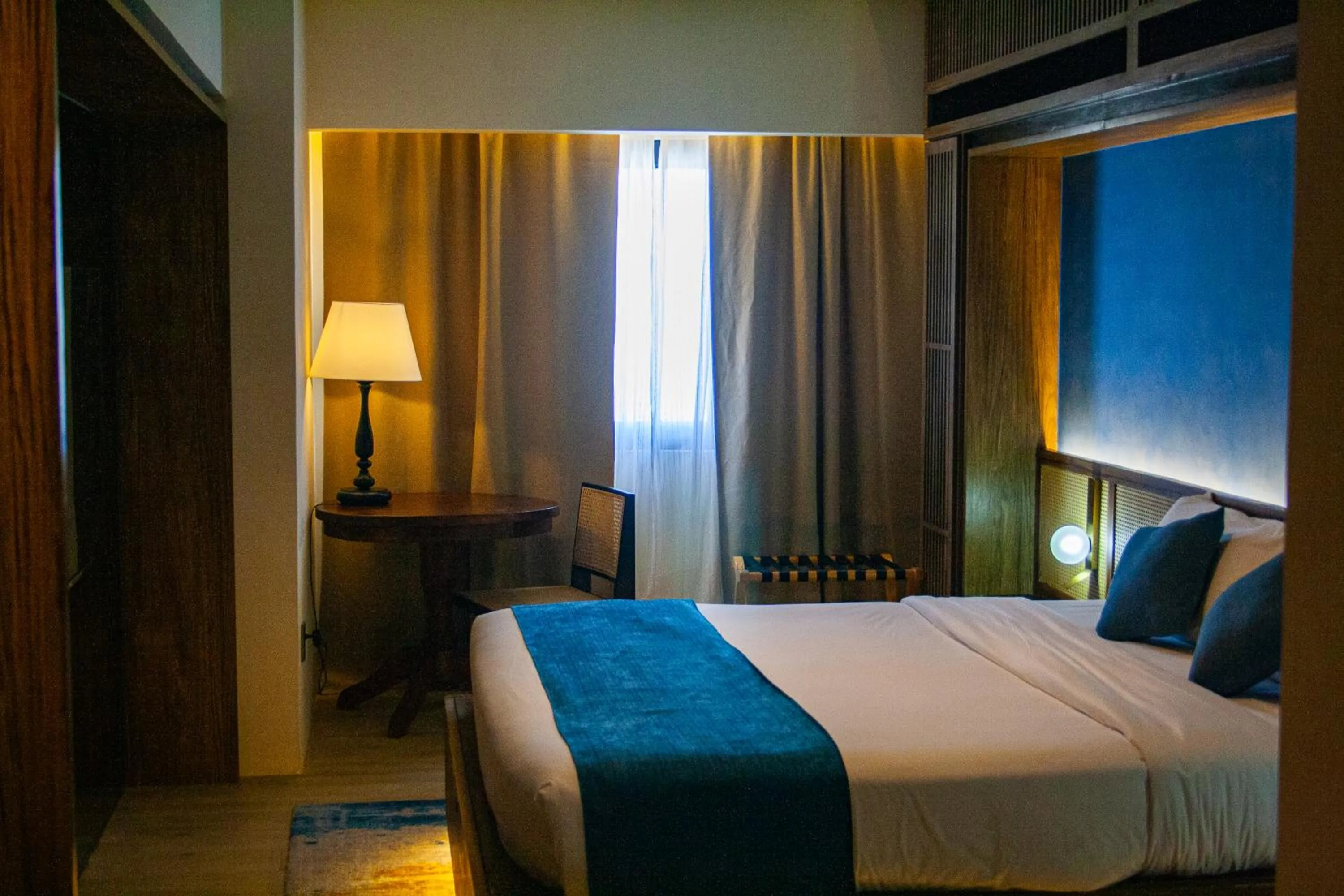 Bedroom, Bed in Elijah Hotel