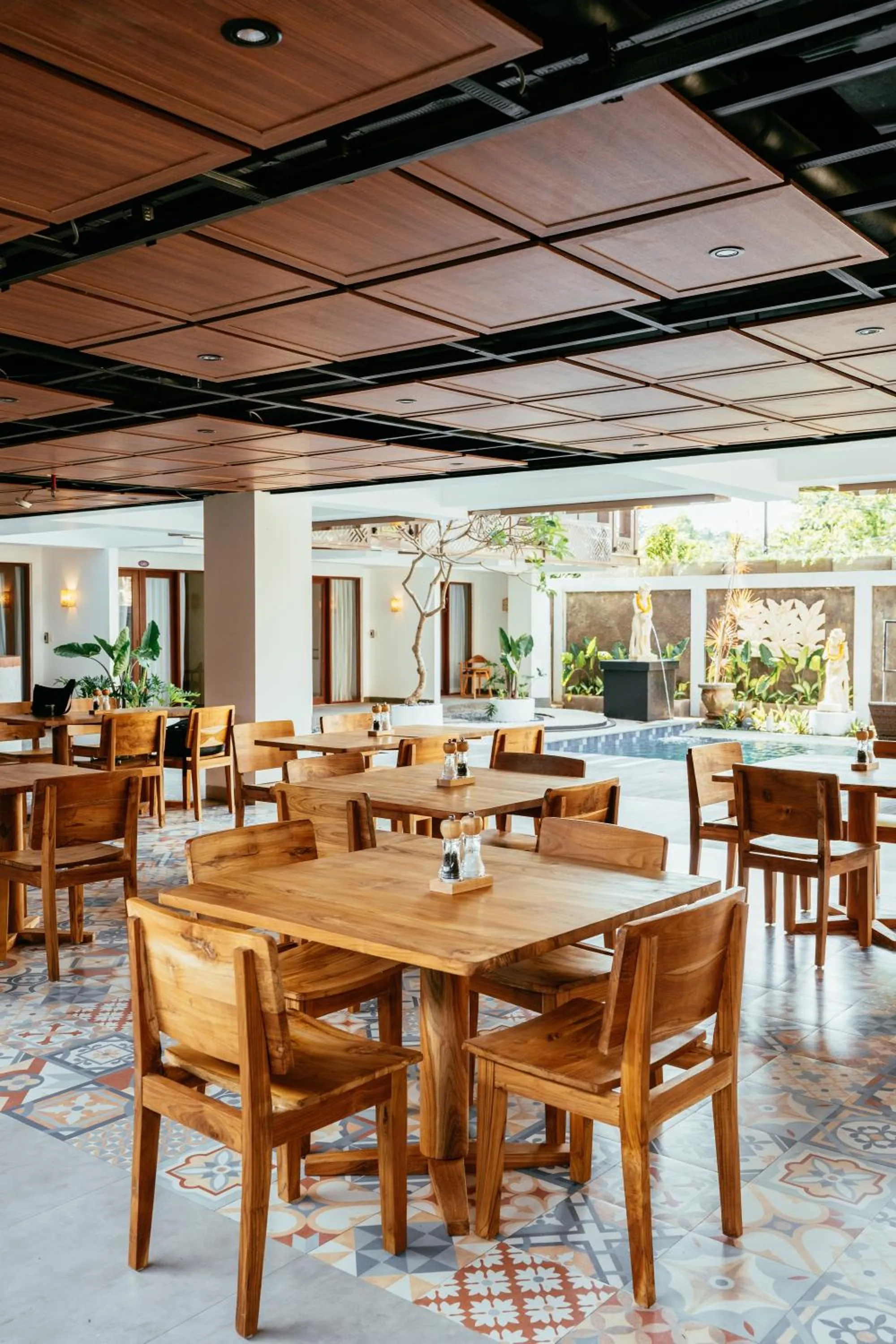 Restaurant/places to eat in Nadi Hotel Legian