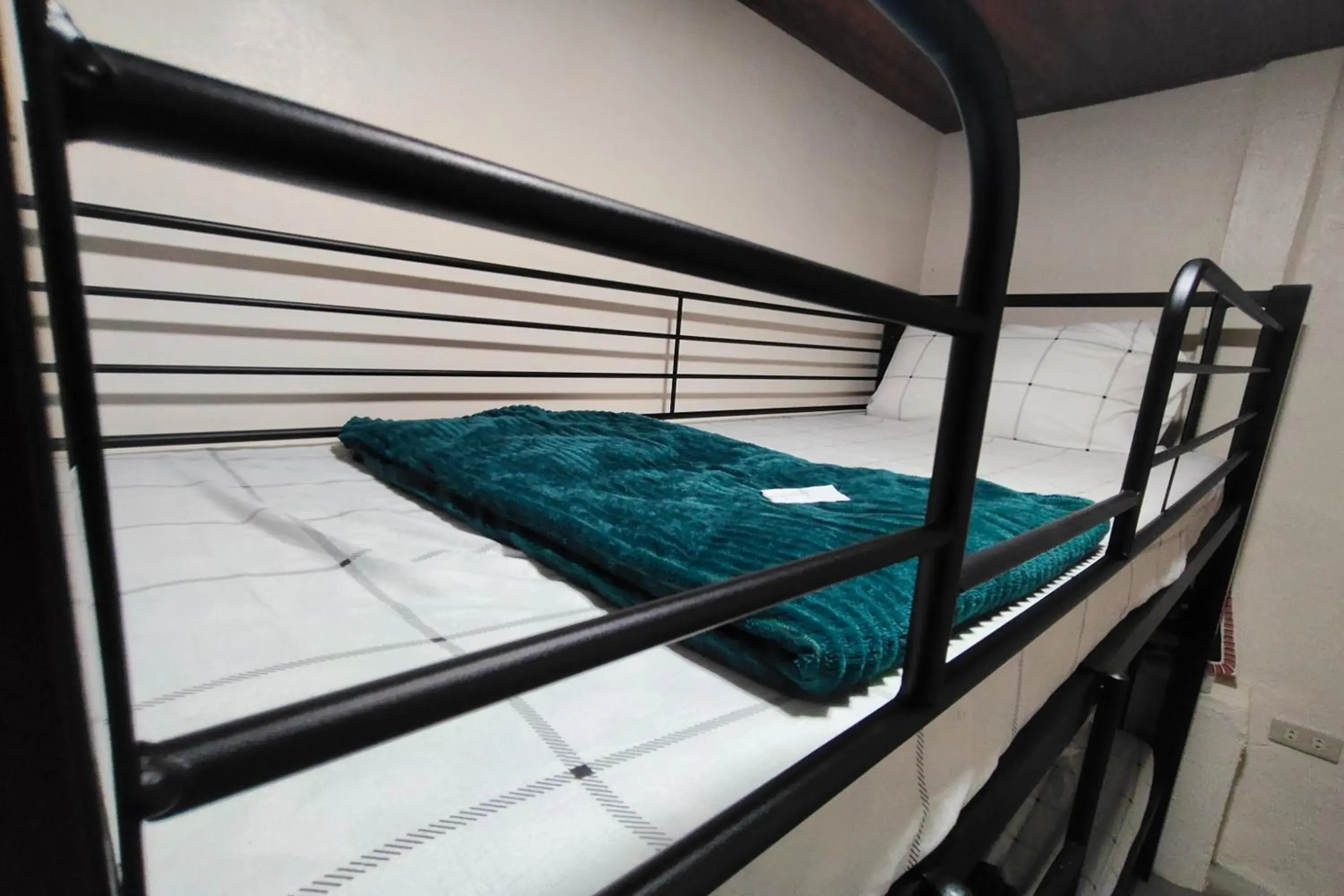 Mixed Dormitory Room in La Ud Lounge and Hostel Mixed Dormitory Room in La Ud Lounge and Hostel