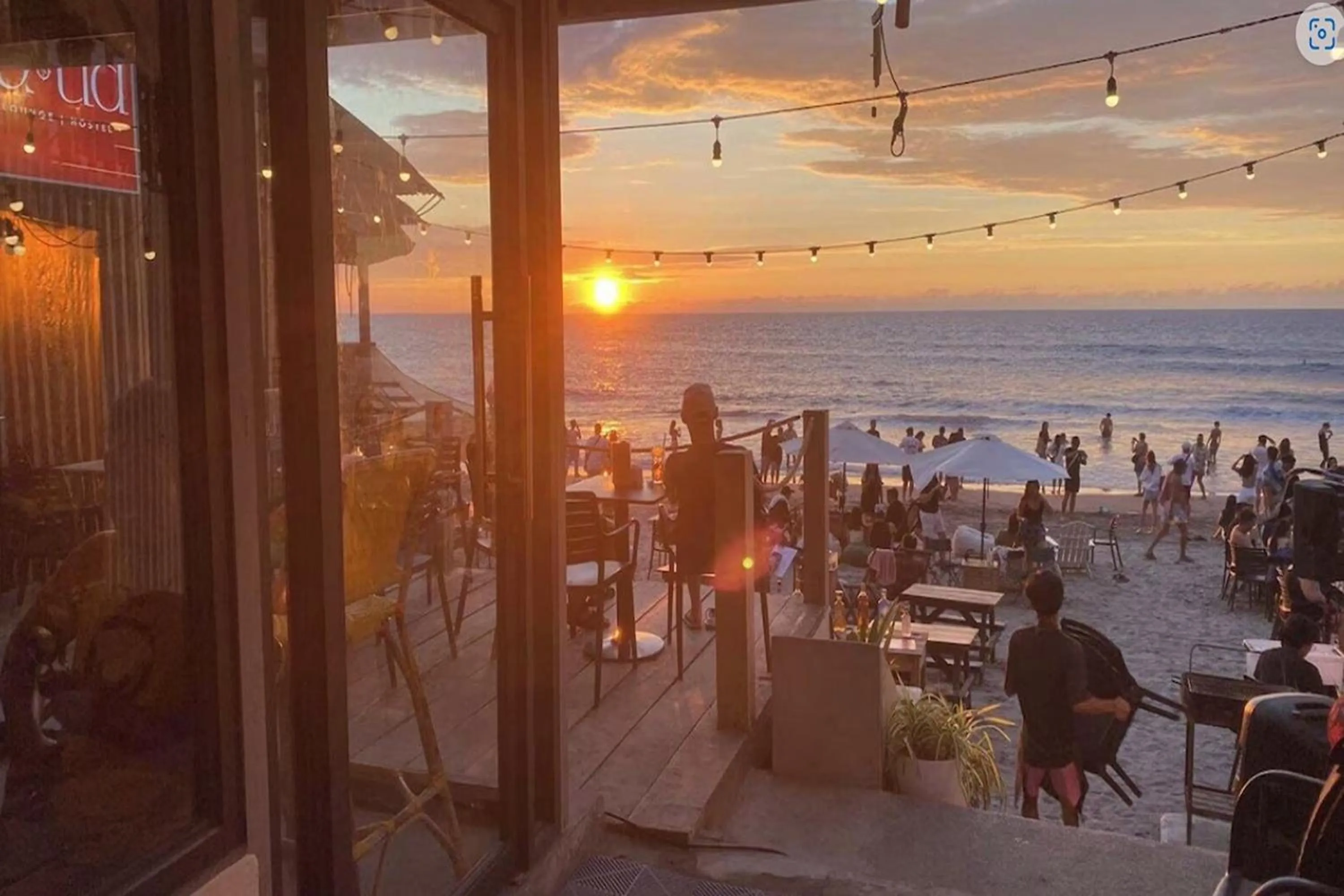 Restaurant/places to eat in La Ud Lounge and Hostel