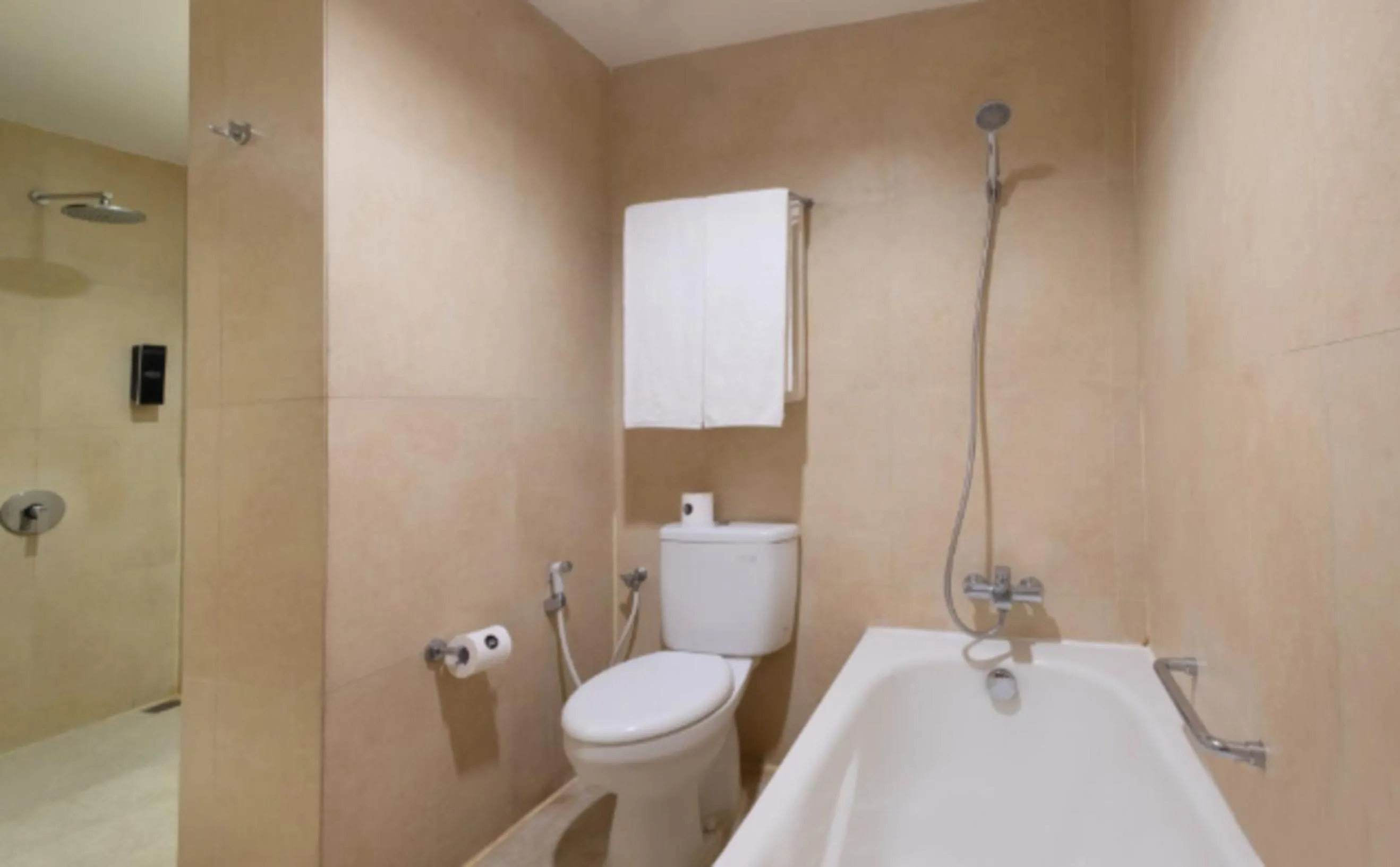 Bathroom in Hotel NEO Cirebon by ASTON