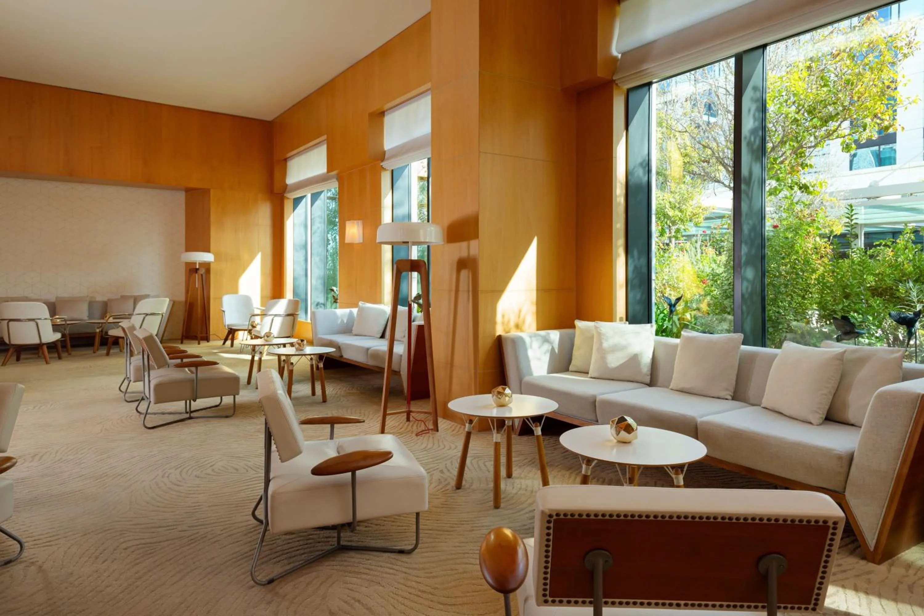 Lounge or bar in Baku Marriott Hotel Boulevard