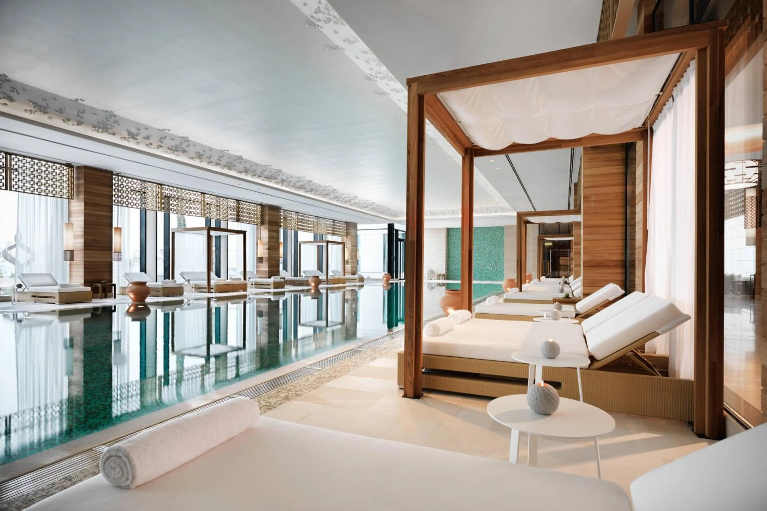 Swimming pool in Baku Marriott Hotel Boulevard