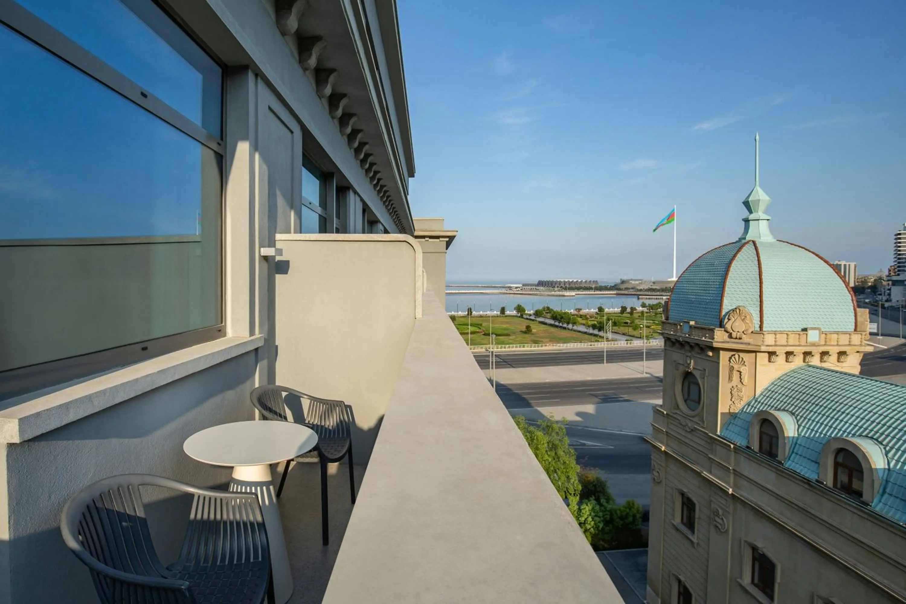 Photo of the whole room in Sheraton Baku Intourist