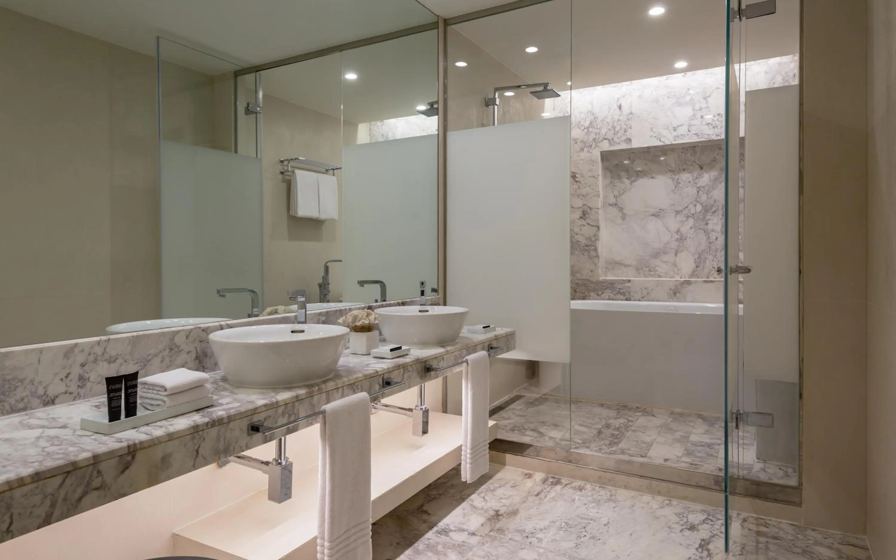 Shower in Sheraton Baku Intourist