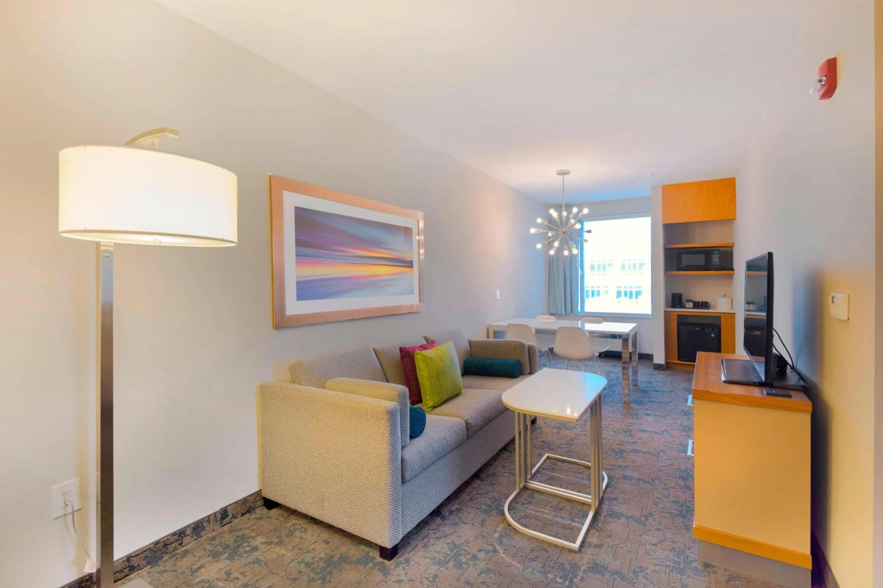Living room in SpringHill Suites by Marriott Wilmington Wrightsville Beach