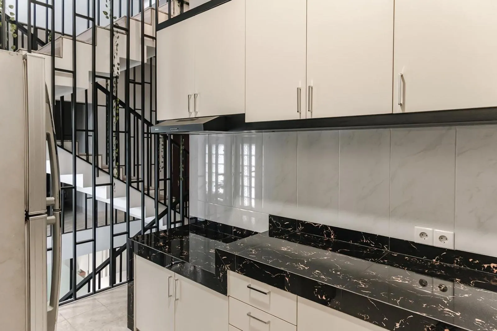 Communal kitchen in INNCA Inn House Simpang lima, Semarang