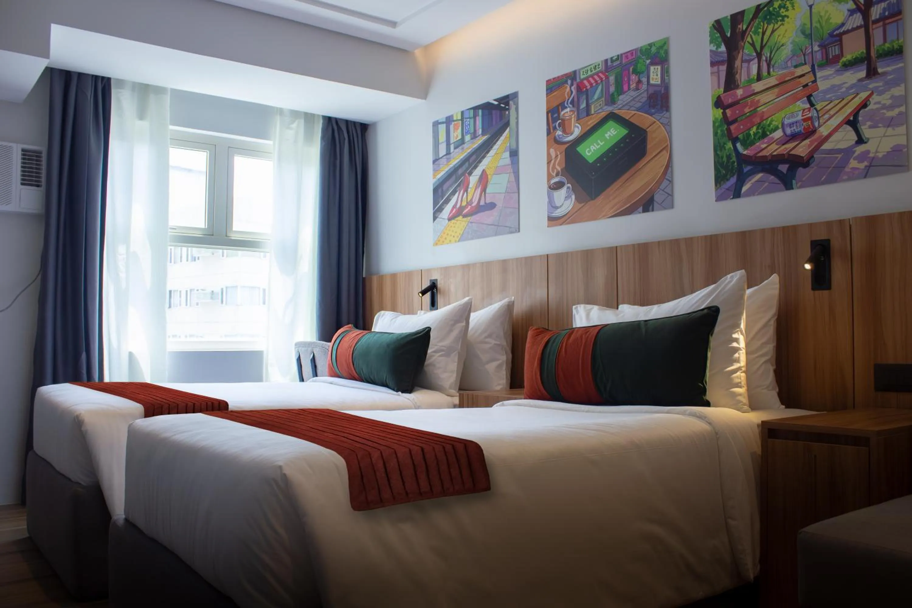 Bed in Novel Hotel Manila