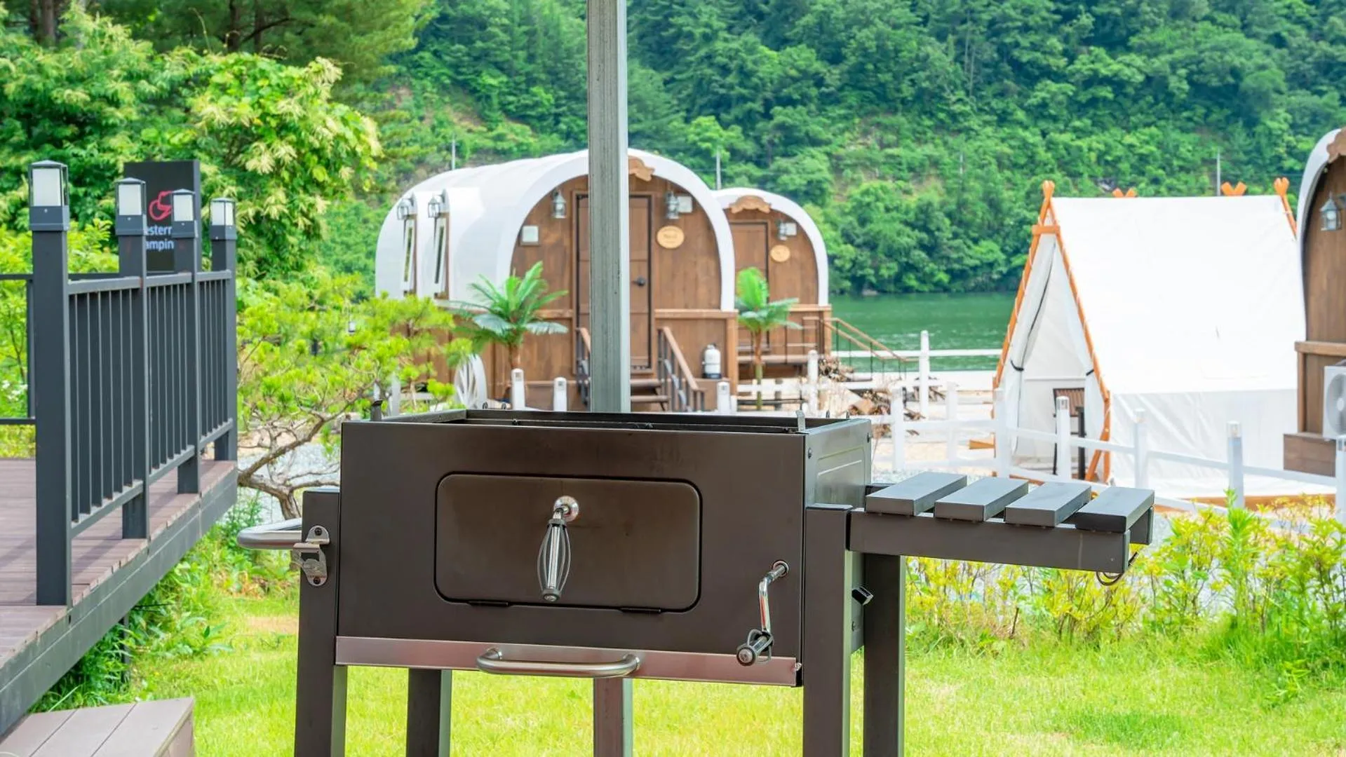 Property building in Gapyeong JH PoolVilla & glamping