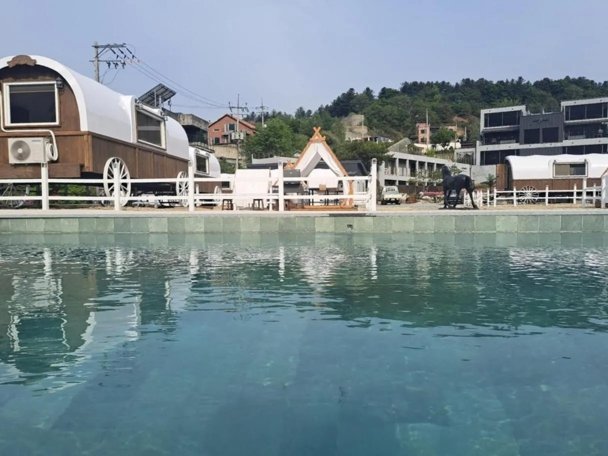 Property building in Gapyeong JH PoolVilla & glamping