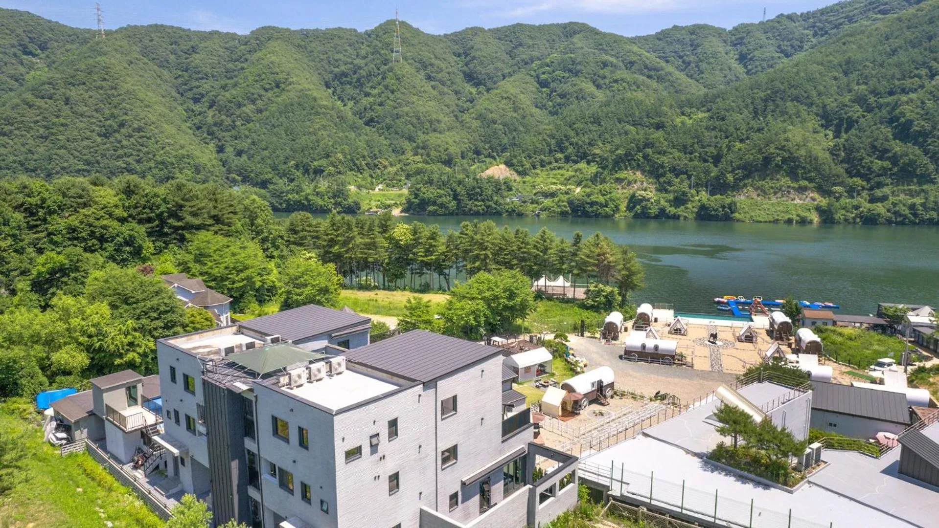 Property building in Gapyeong JH PoolVilla & glamping