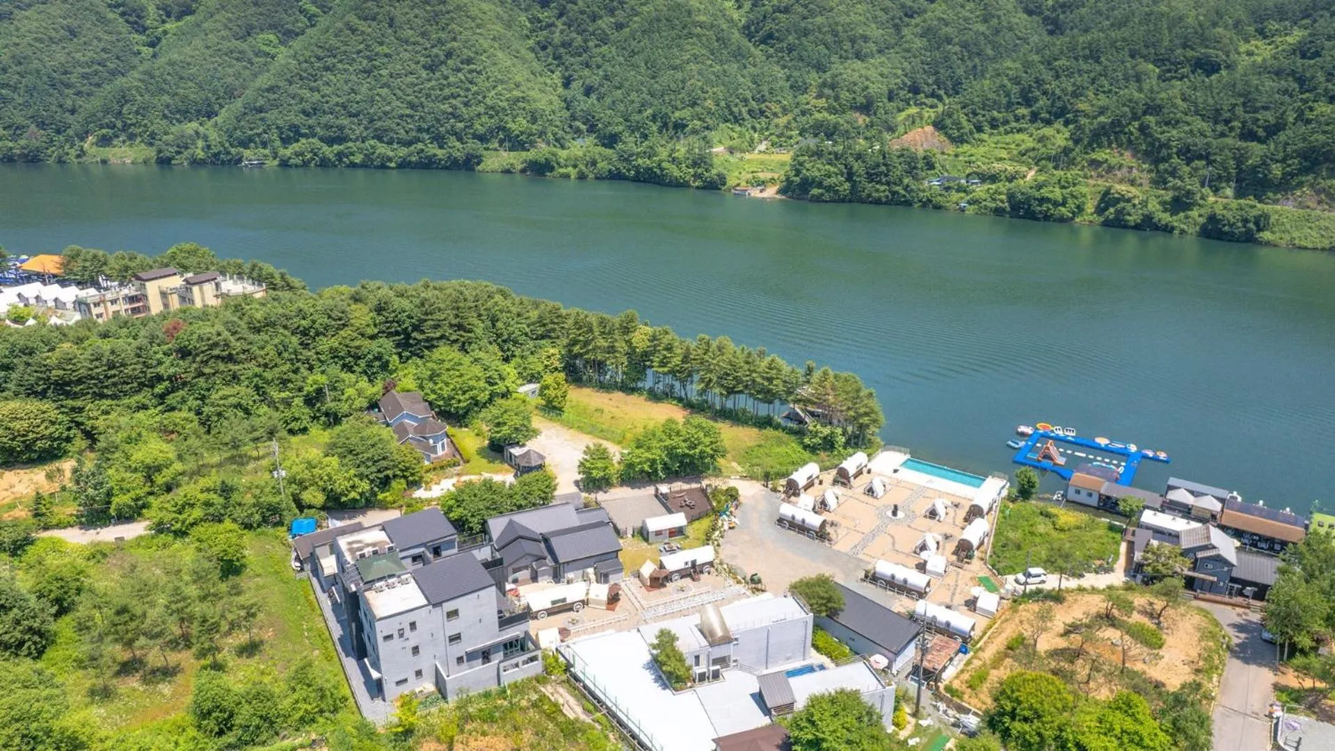 Property building in Gapyeong JH PoolVilla & glamping