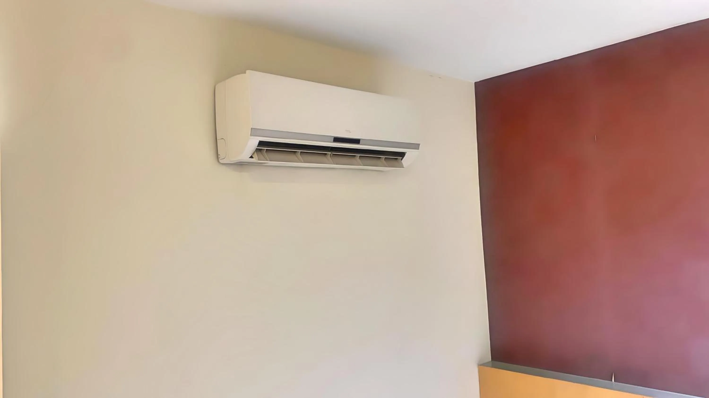 air conditioner in Signature Hotel by Easy Nap