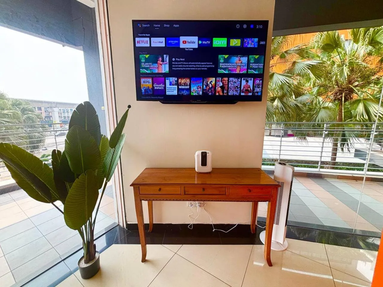 TV and multimedia in Signature Hotel by Easy Nap