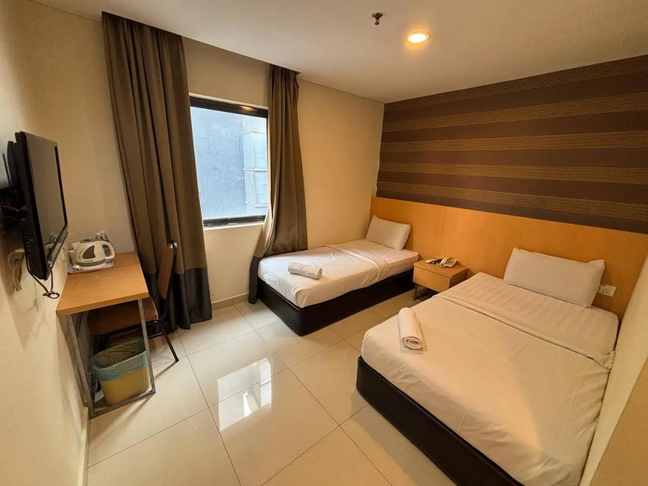 Photo of the whole room, Bed in Signature Hotel by Easy Nap