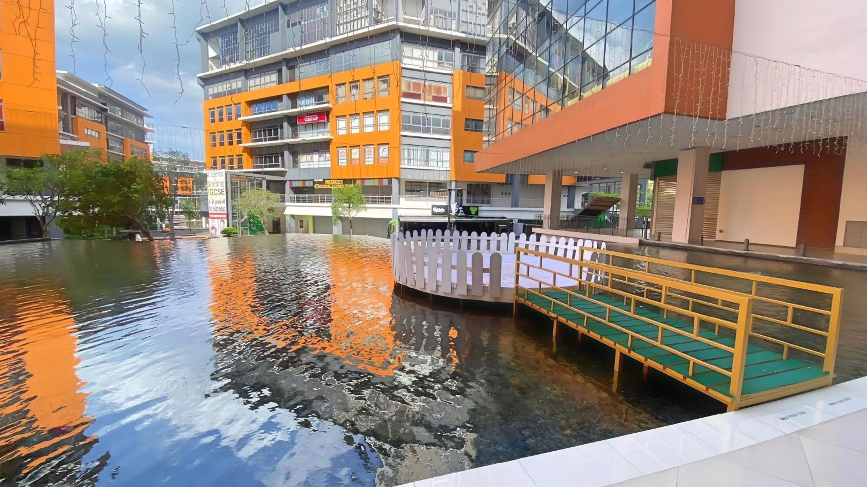 Entertainment in Signature Hotel by Easy Nap