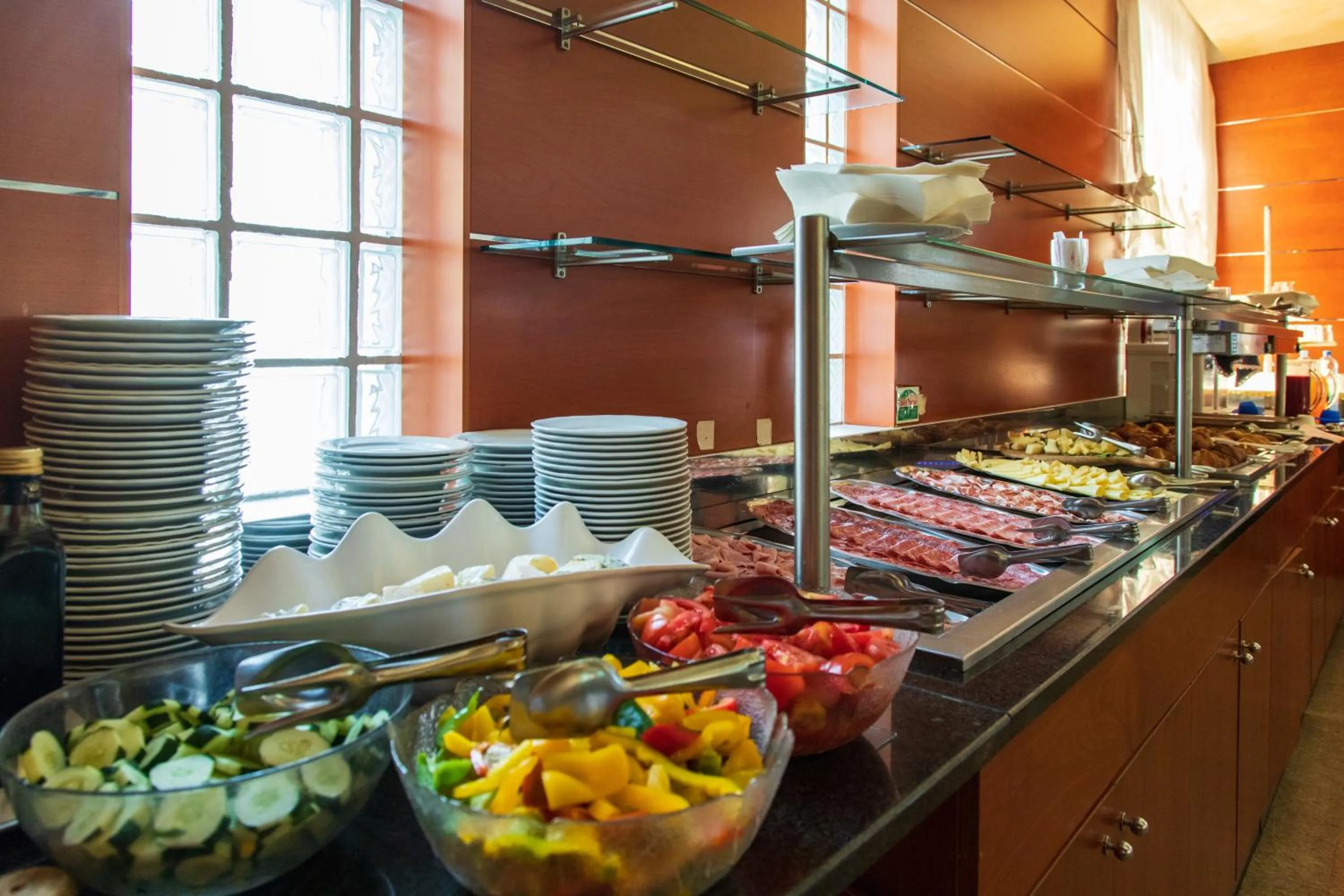 Breakfast in Hotel Elpiro