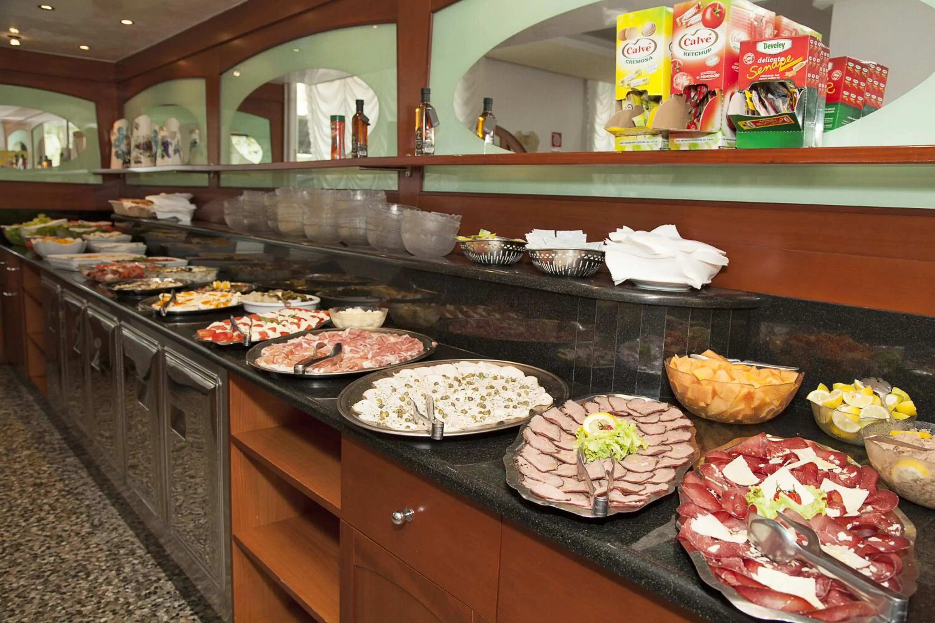 Lunch in Hotel Elpiro