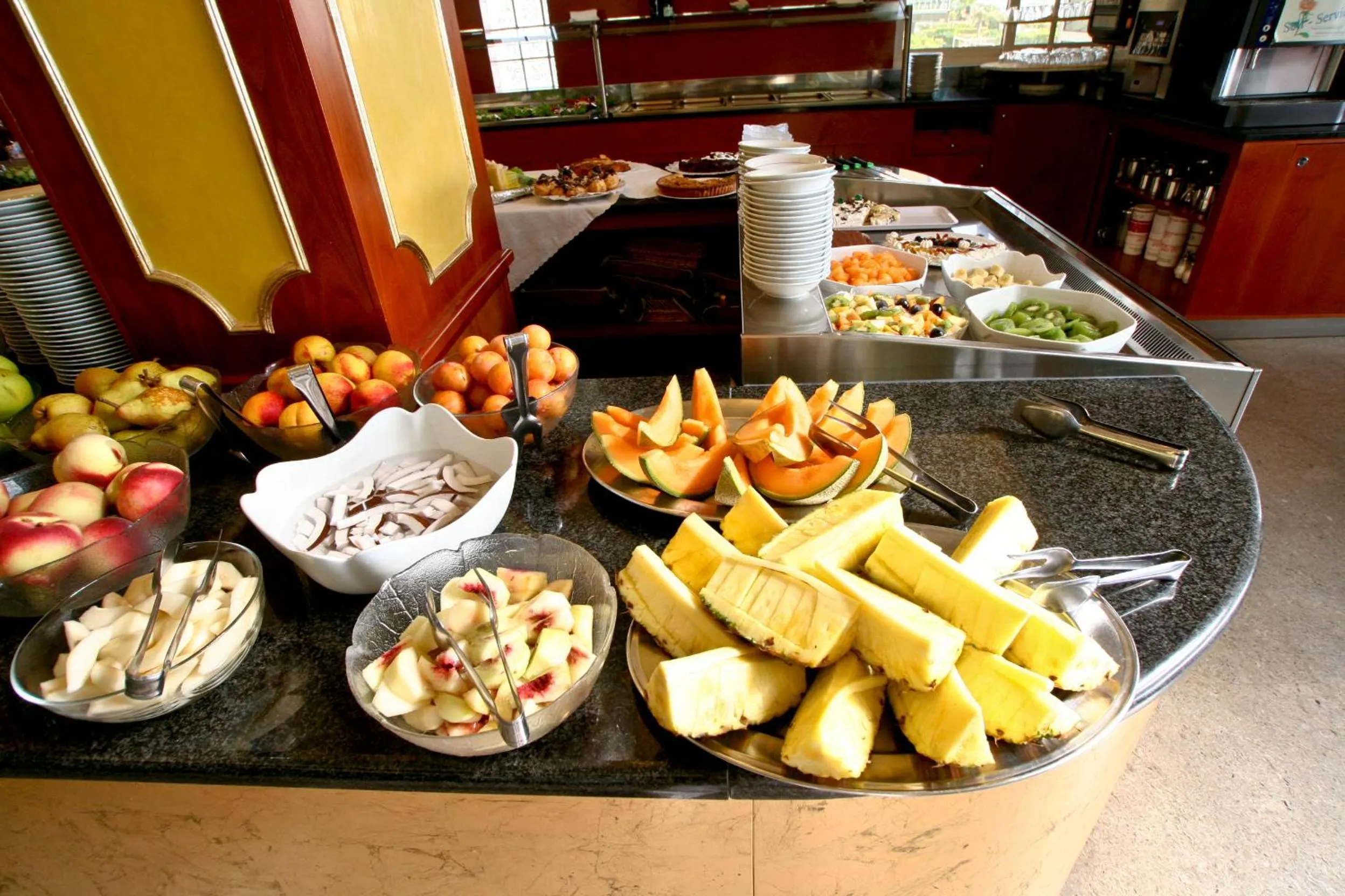 Restaurant/places to eat in Hotel Elpiro