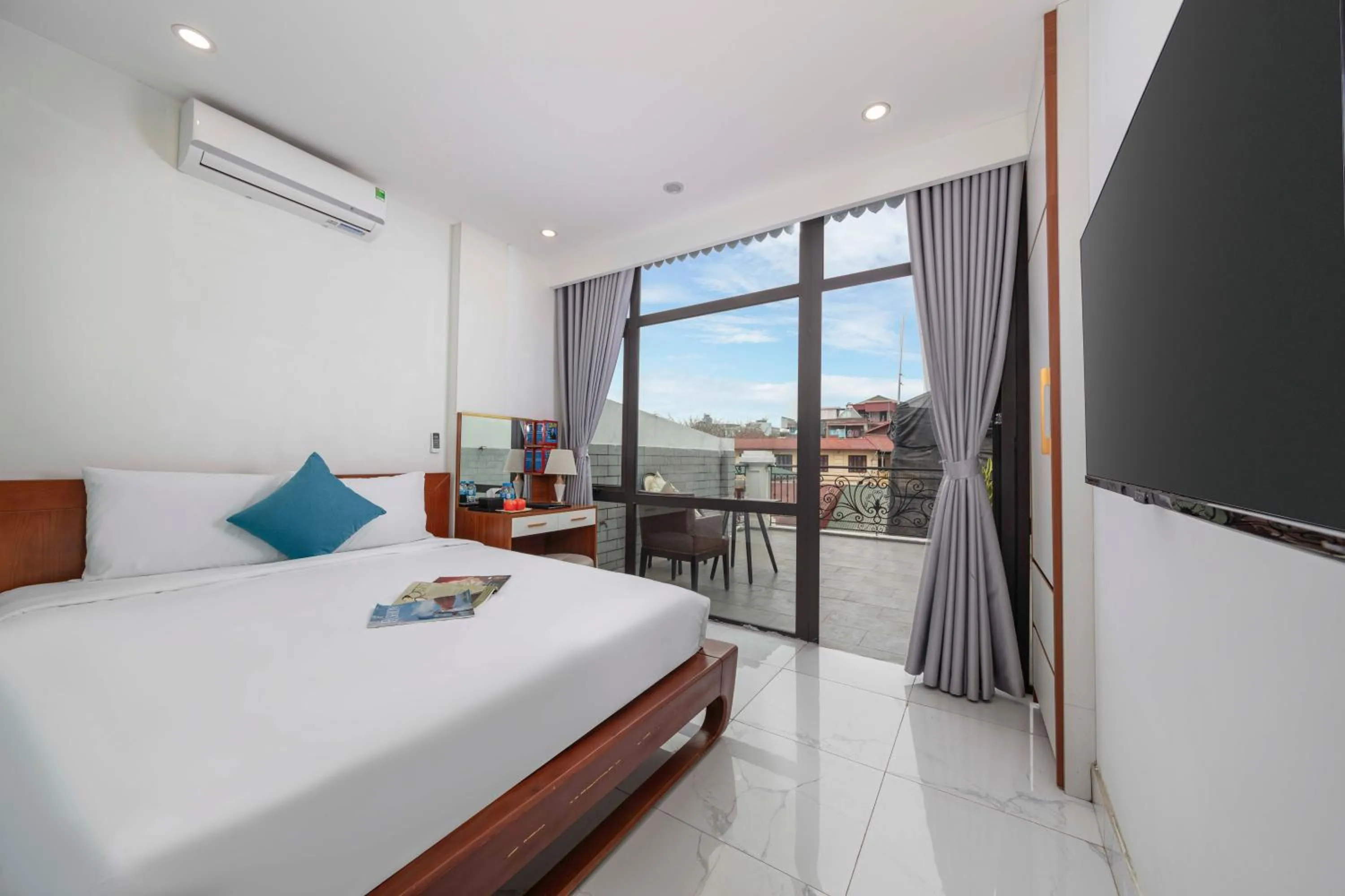 Bedroom, Bed in Infinity HaNoi Hotel & Travel