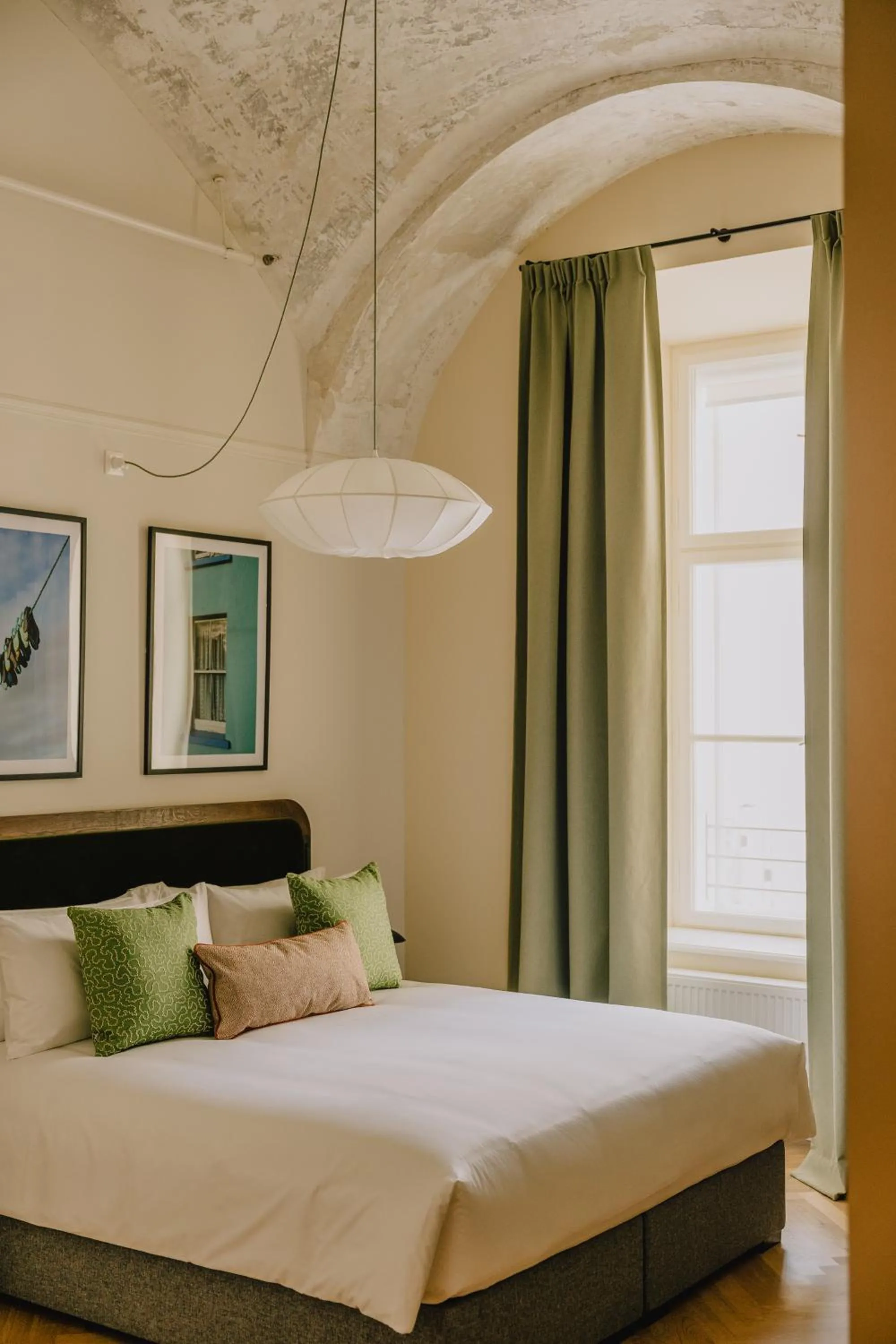 Inner courtyard view, Bed in Wilde Vienna Fleischmarkt