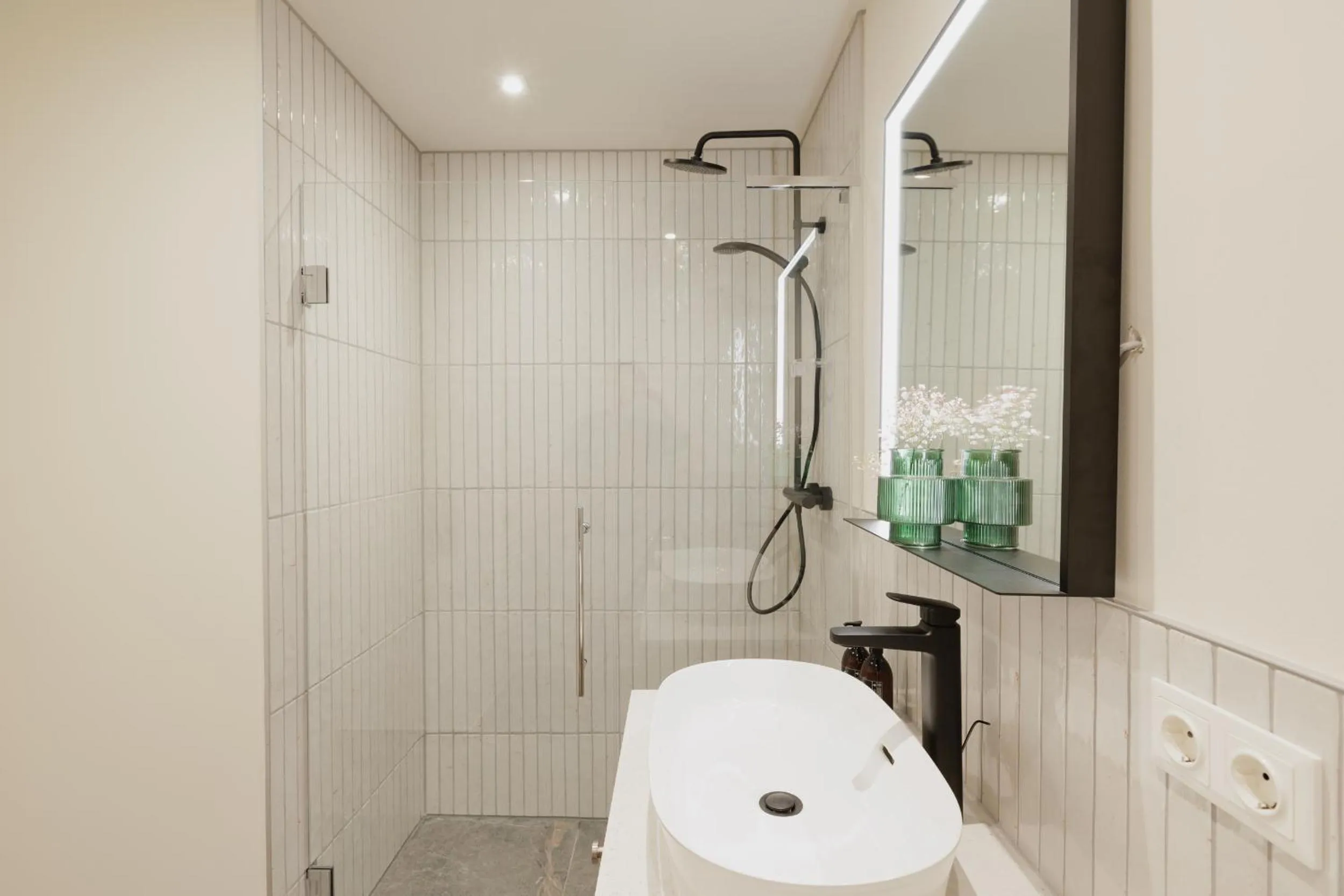 Shower in Wilde Vienna Fleischmarkt