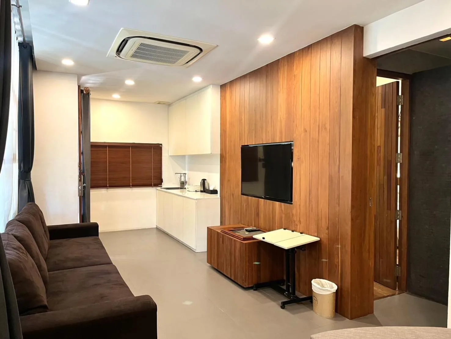 TV and multimedia in The Guest Arak Boutique Hotel