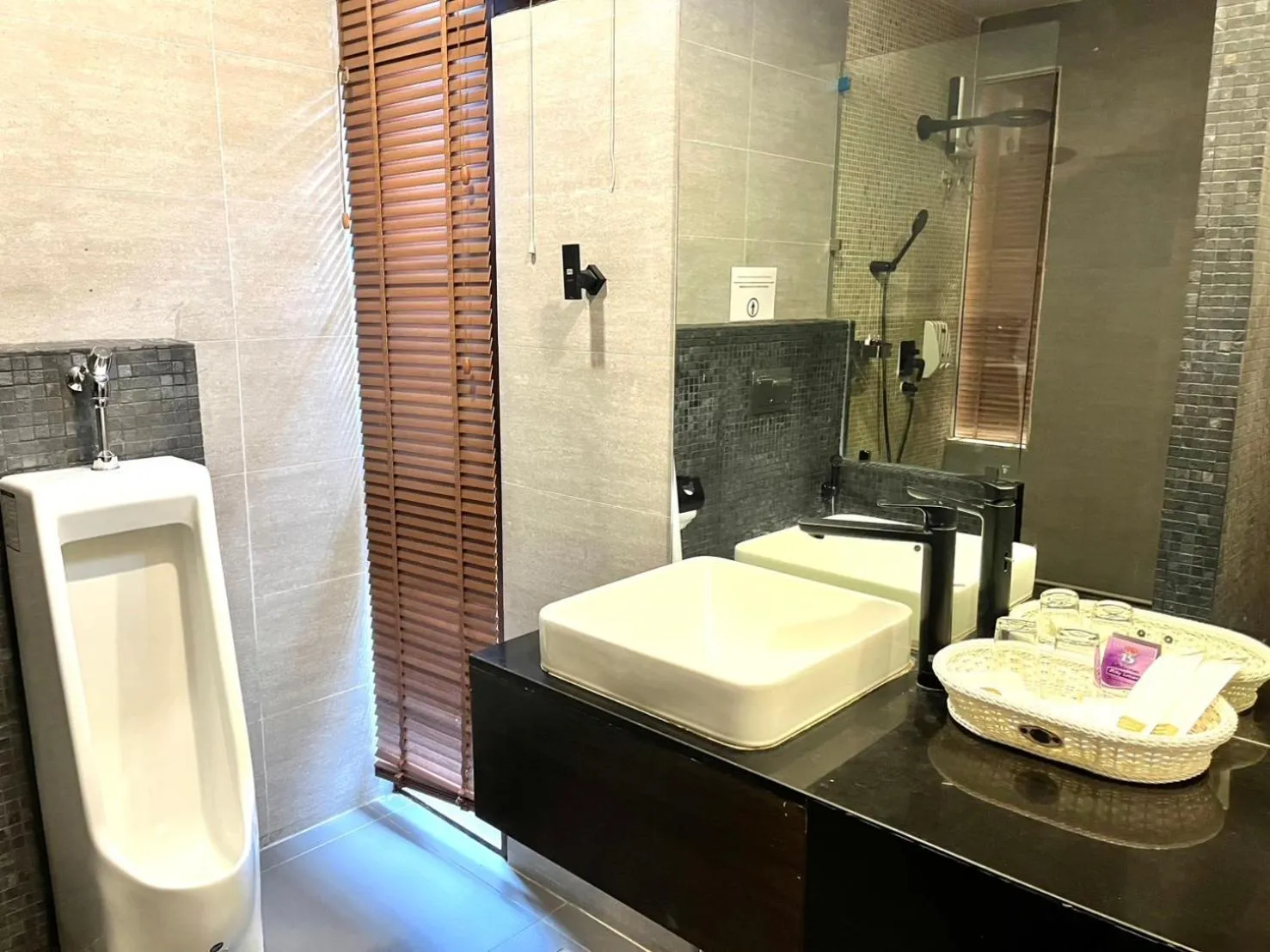 Toilet in The Guest Arak Boutique Hotel