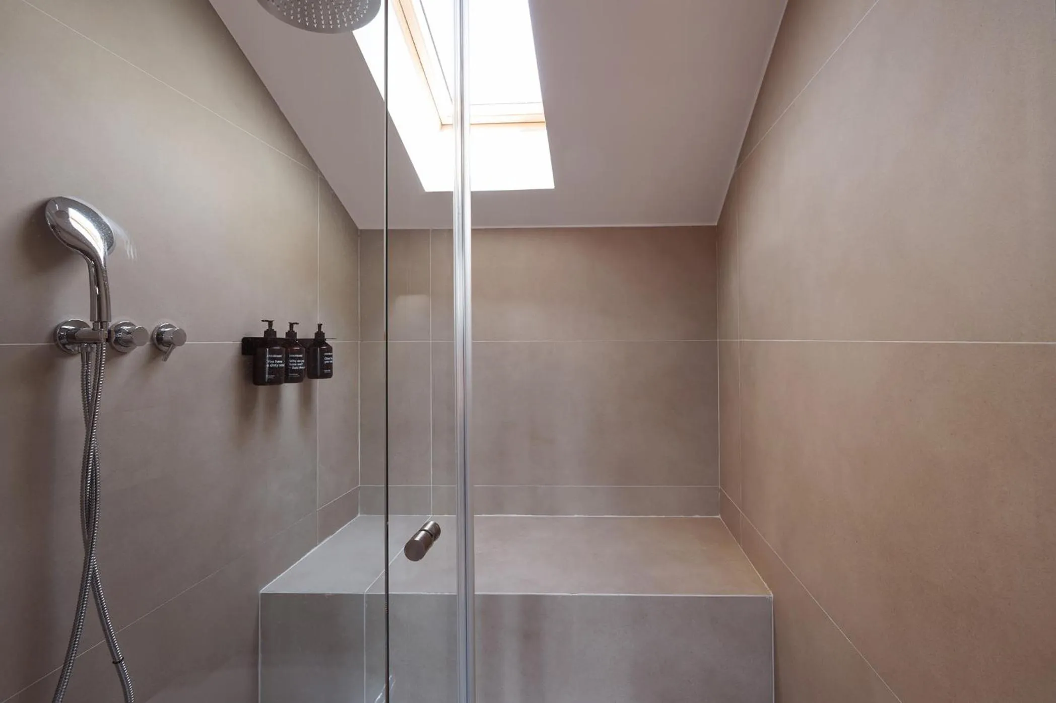 Bathroom in Casa Teva Lisboa Boutique Hotel by chic&basic