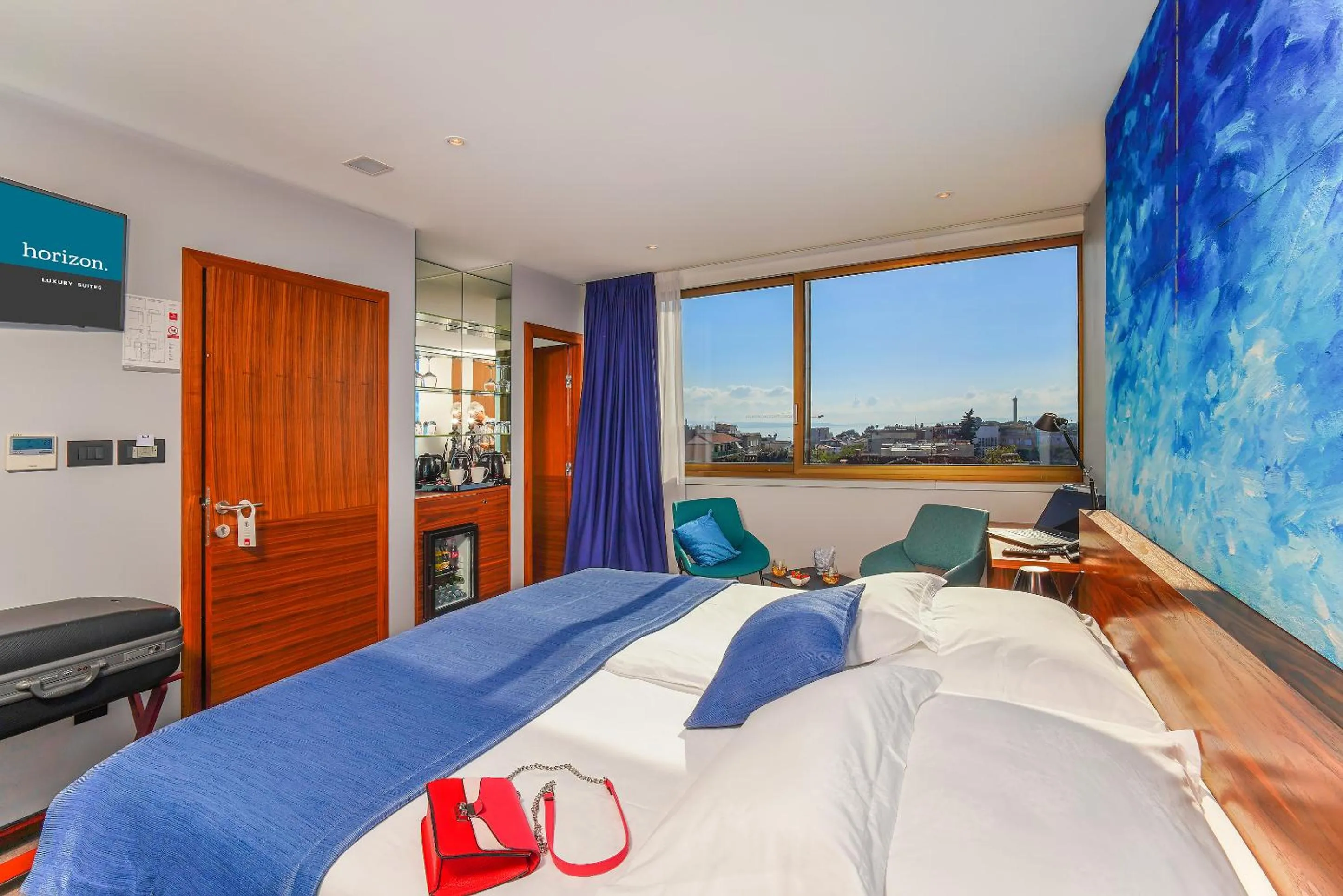 Bedroom, Bed in Horizon Luxury Suites & Design Rooms