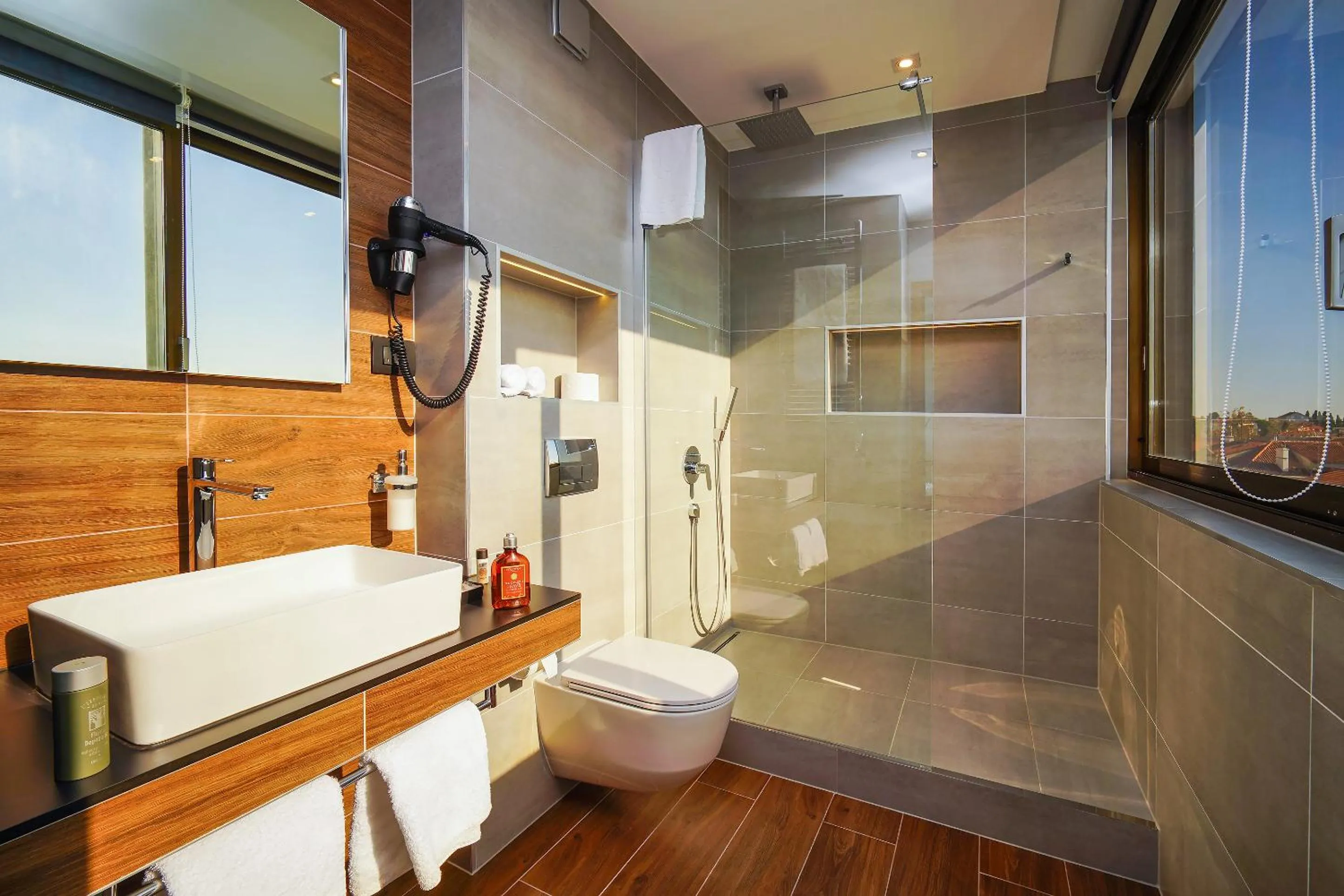 Bathroom in Horizon Luxury Suites & Design Rooms