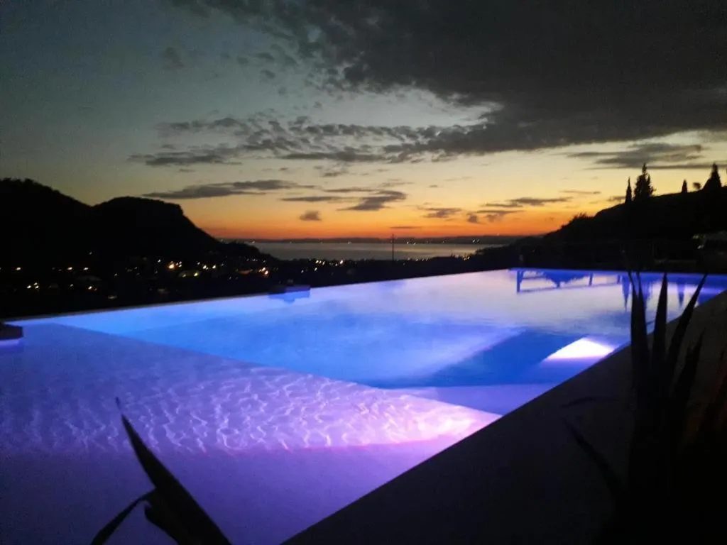 Apartment with Garden - Ground Floor in Relais Villa Olivi